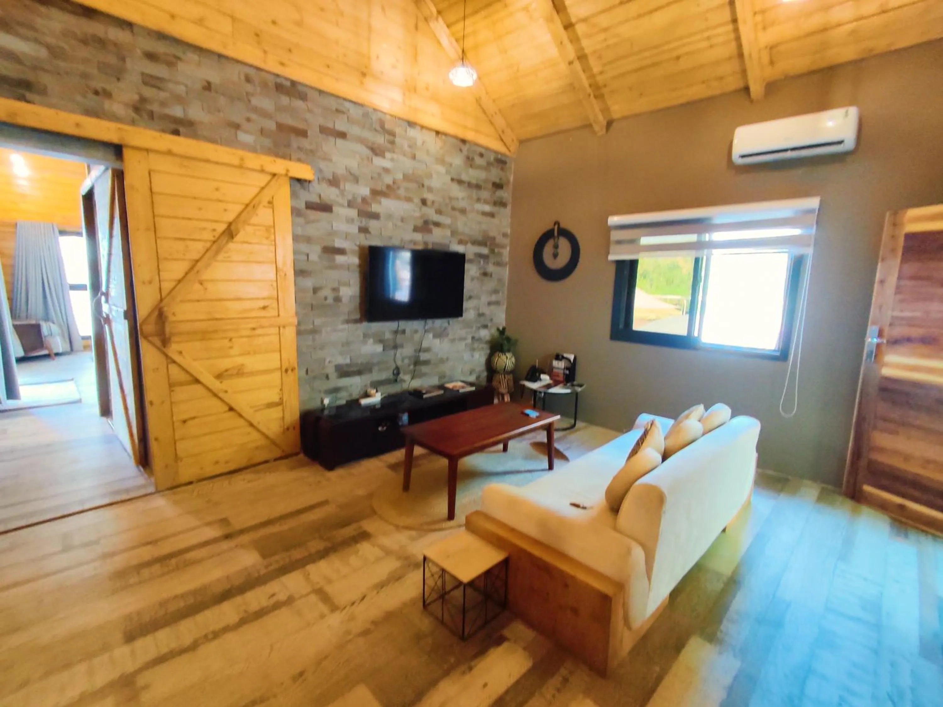 TV and multimedia in Wag Hill Lodge & Spa