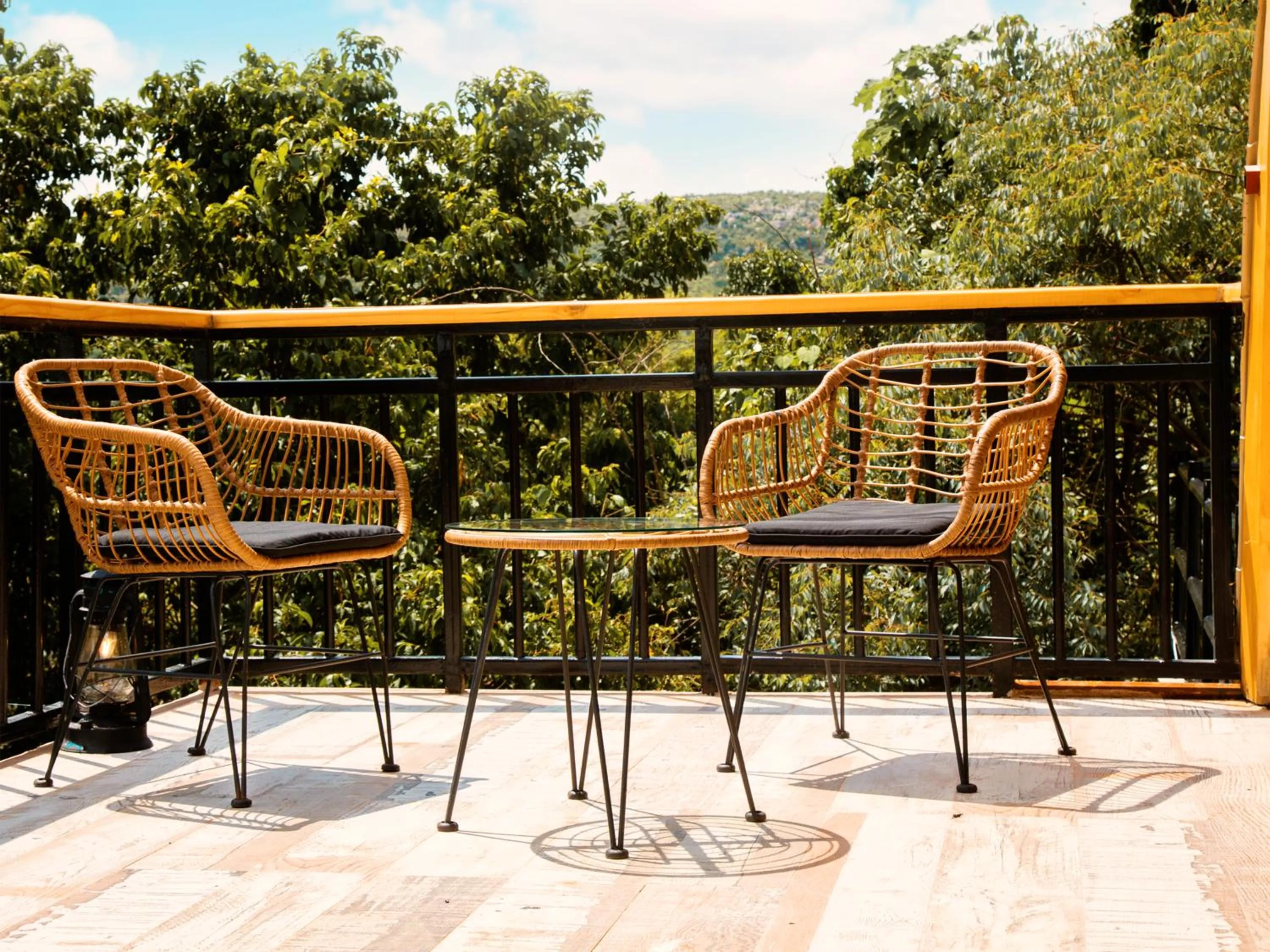 Patio in Wag Hill Lodge & Spa