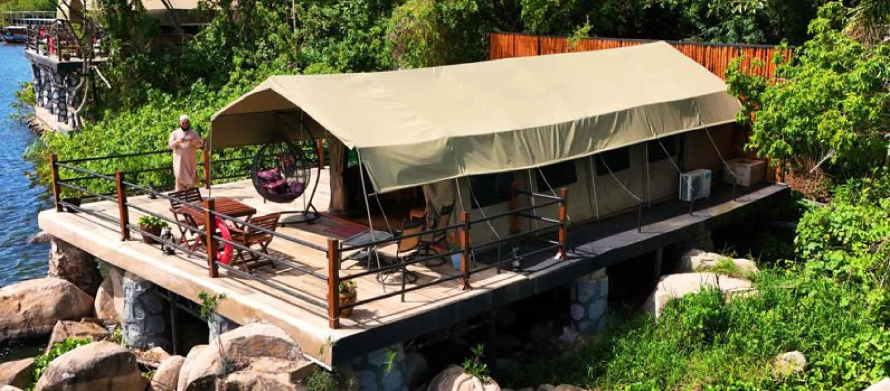 Patio in Wag Hill Lodge & Spa