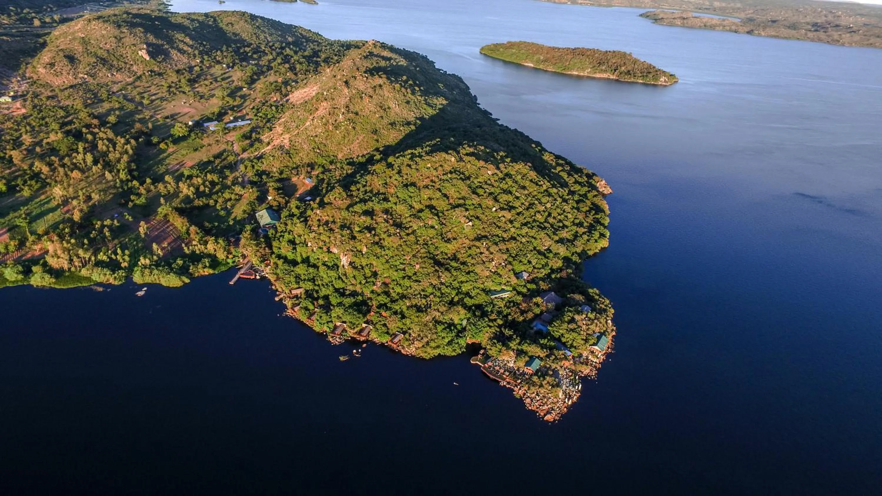 Lake view in Wag Hill Lodge & Spa