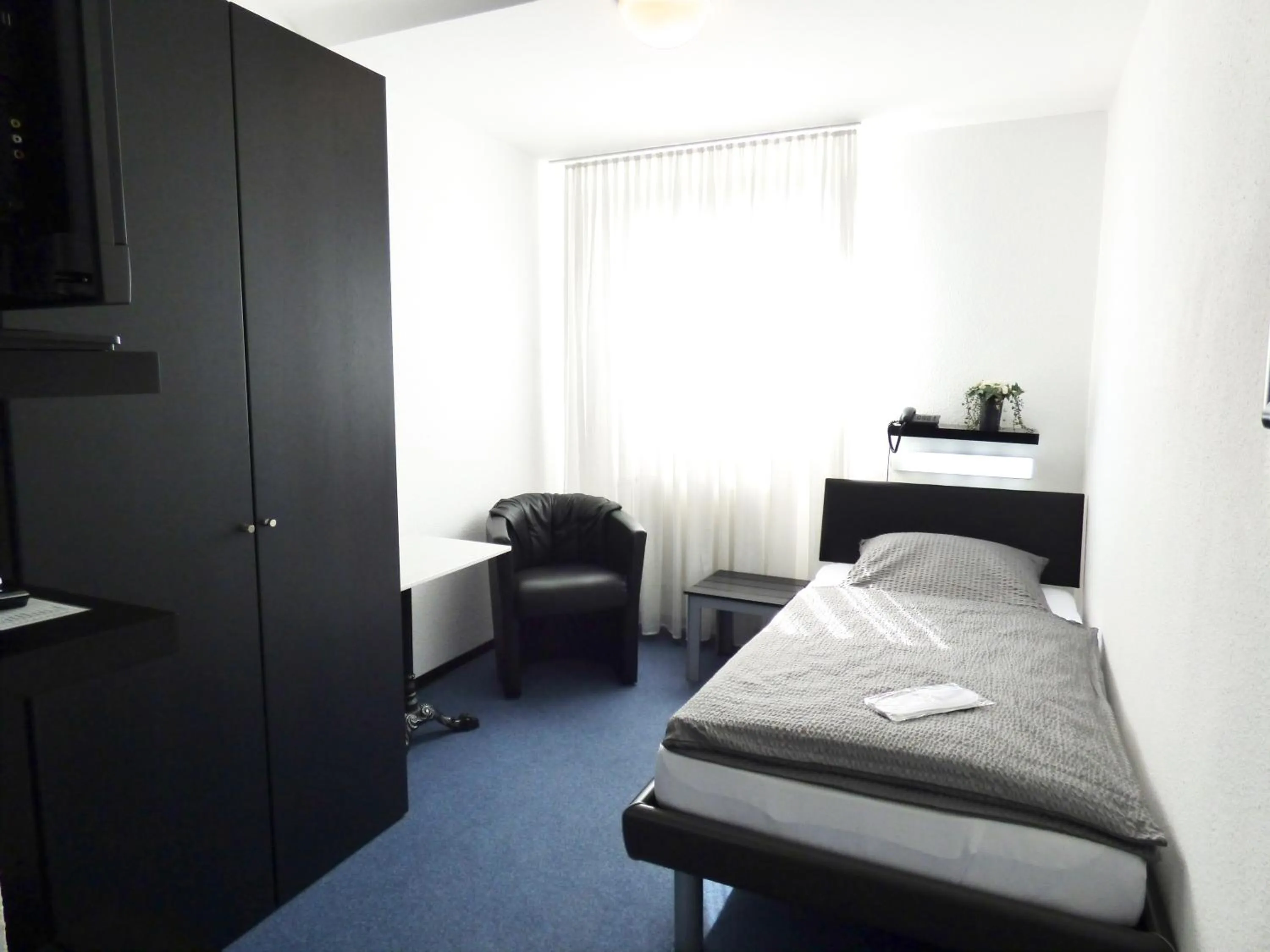 Photo of the whole room in Hotel Alt Büttgen