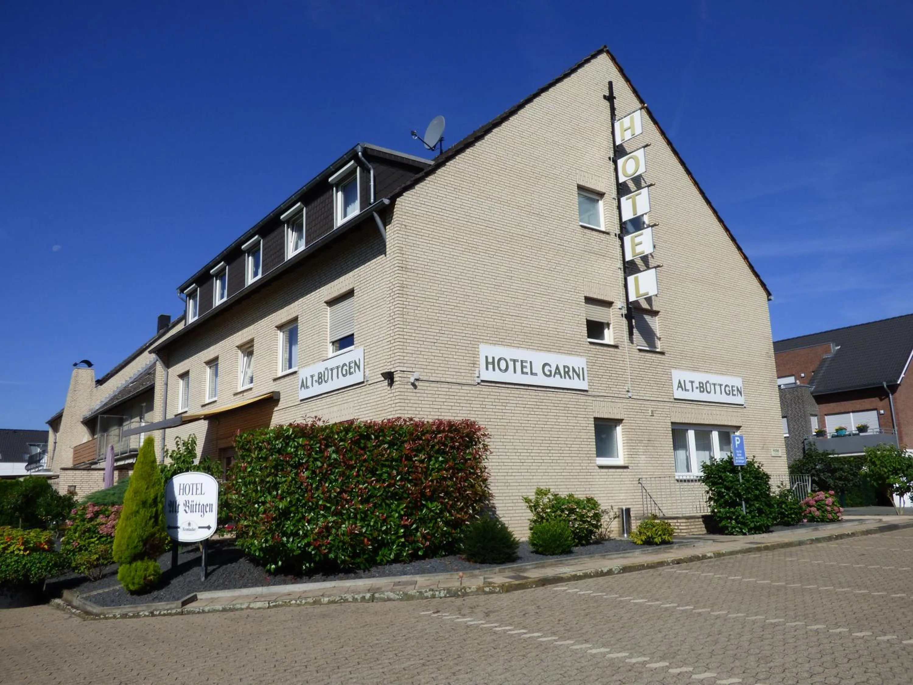 Property building in Hotel Alt Büttgen