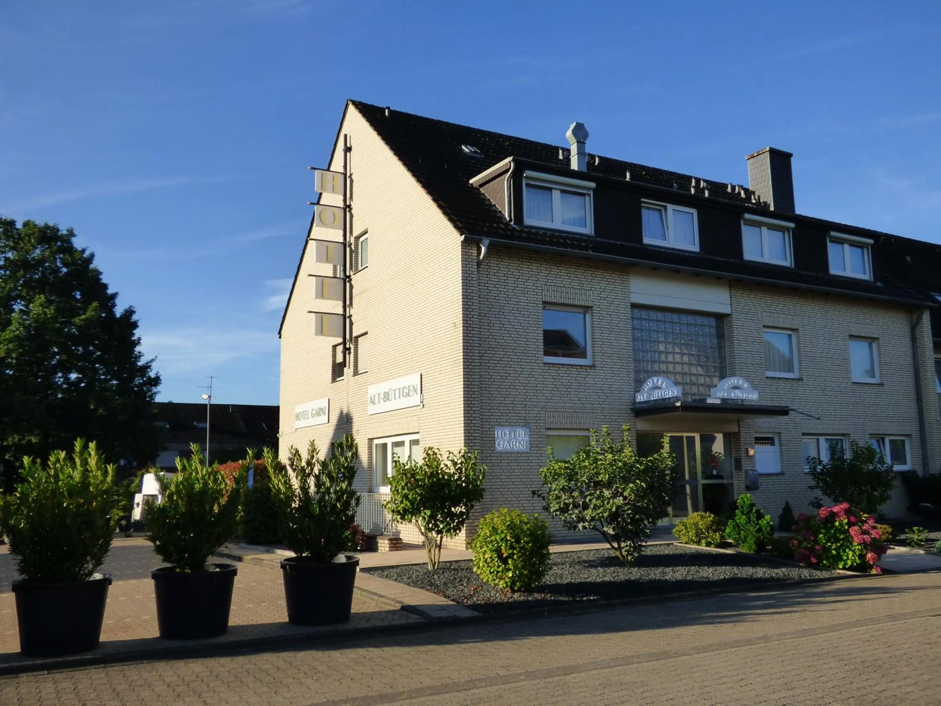 Facade/entrance in Hotel Alt Büttgen