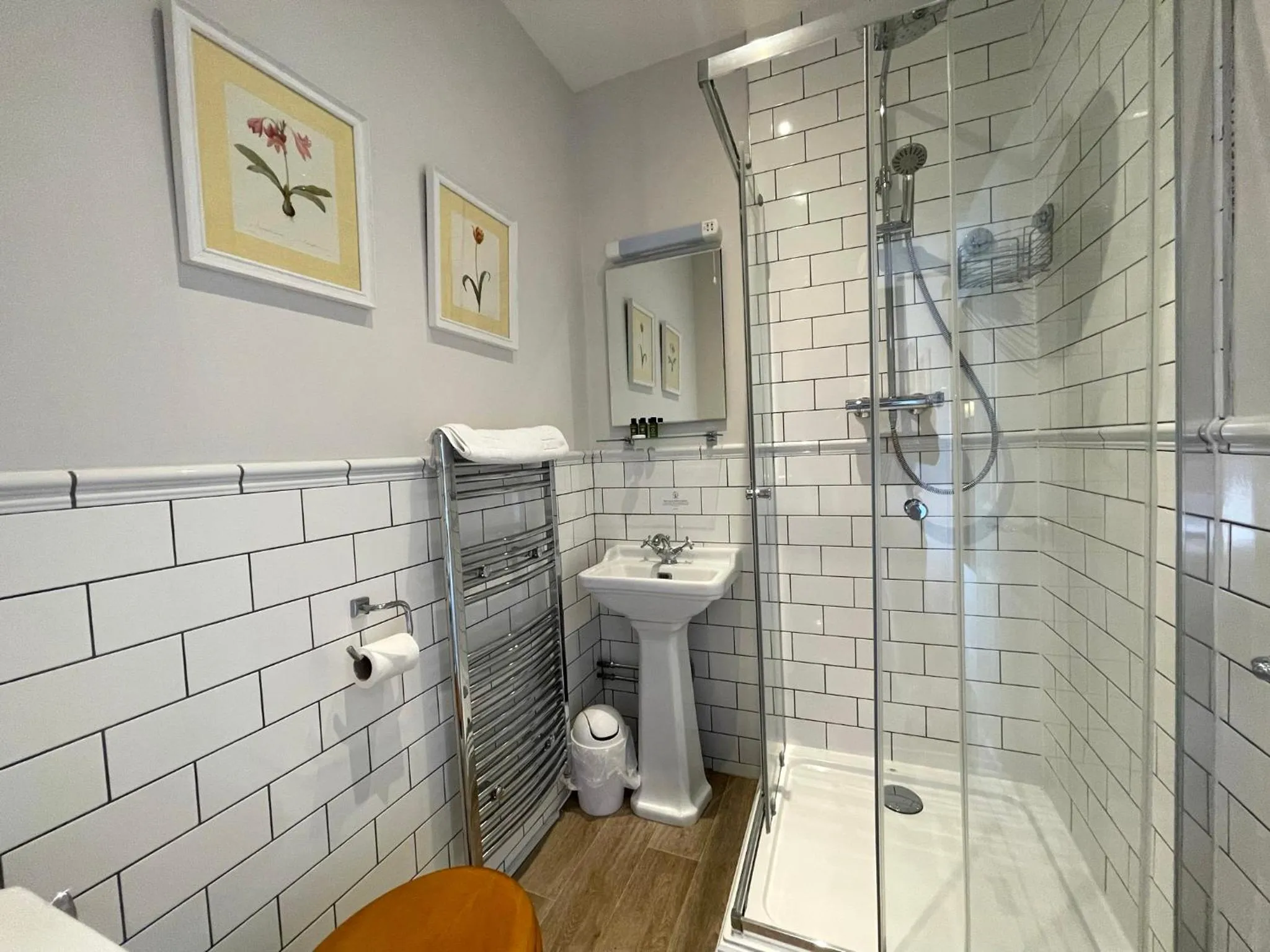 Bathroom in The Jug And Bottle