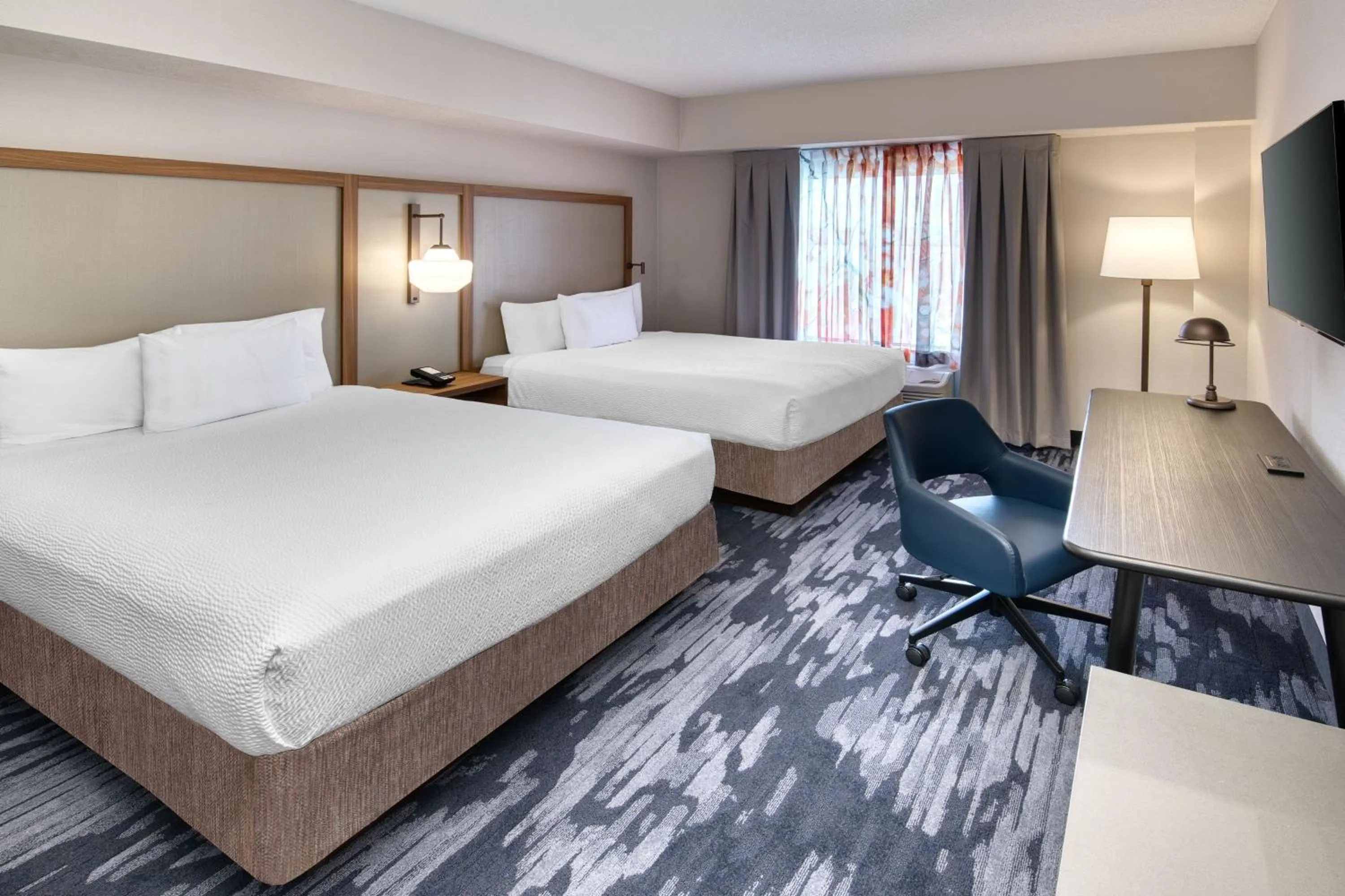 Photo of the whole room, Bed in Fairfield Inn & Suites by Marriott Toronto Brampton