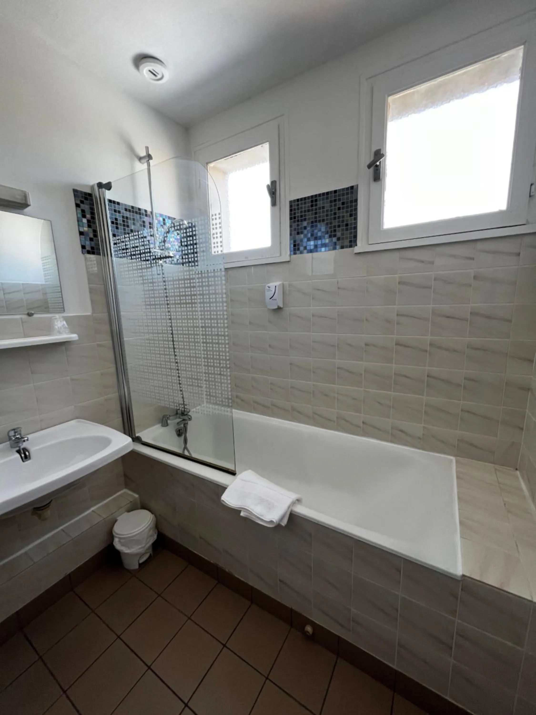 Bathroom in Contact Hotel Les Montois