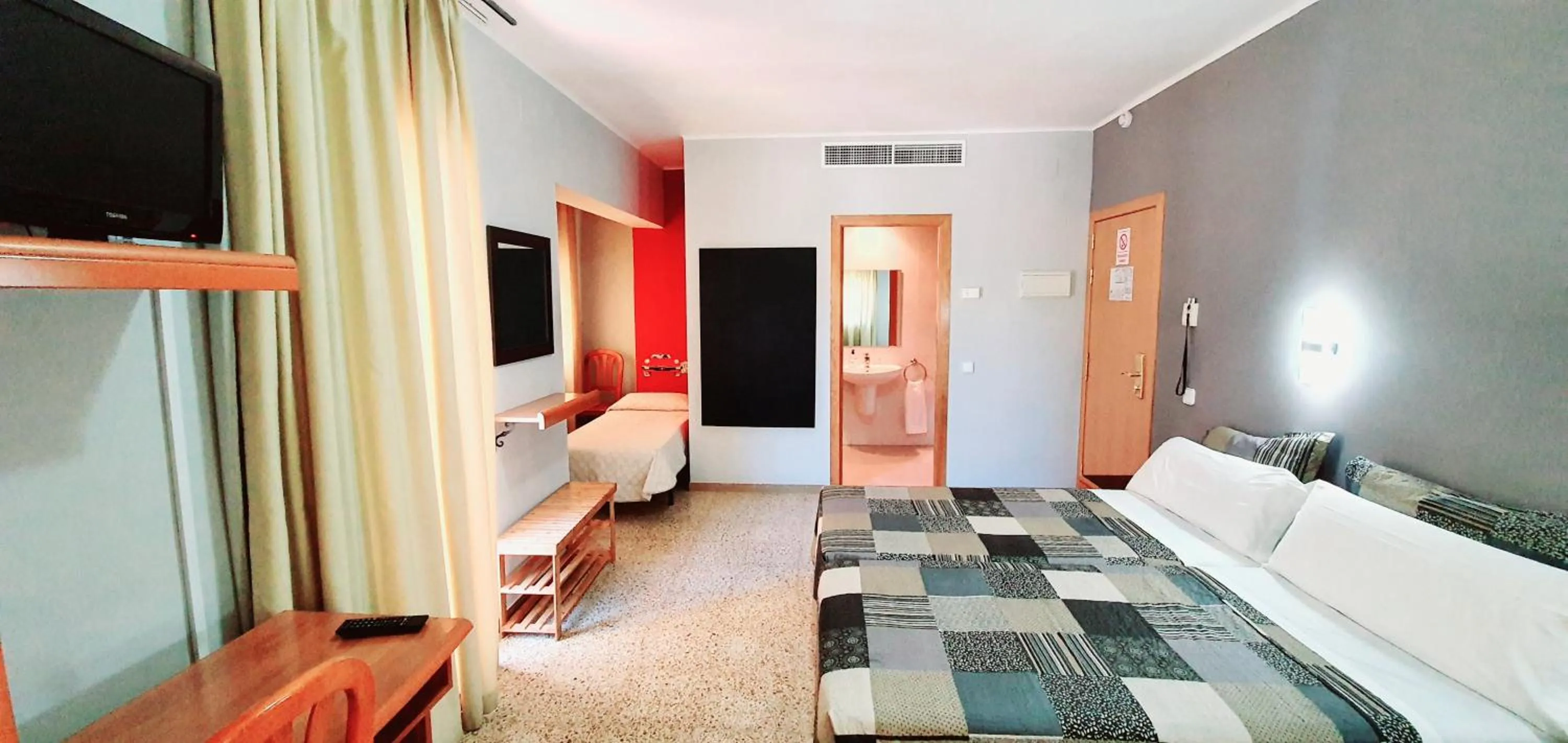 TV and multimedia, Bed in Marinada Cambrils