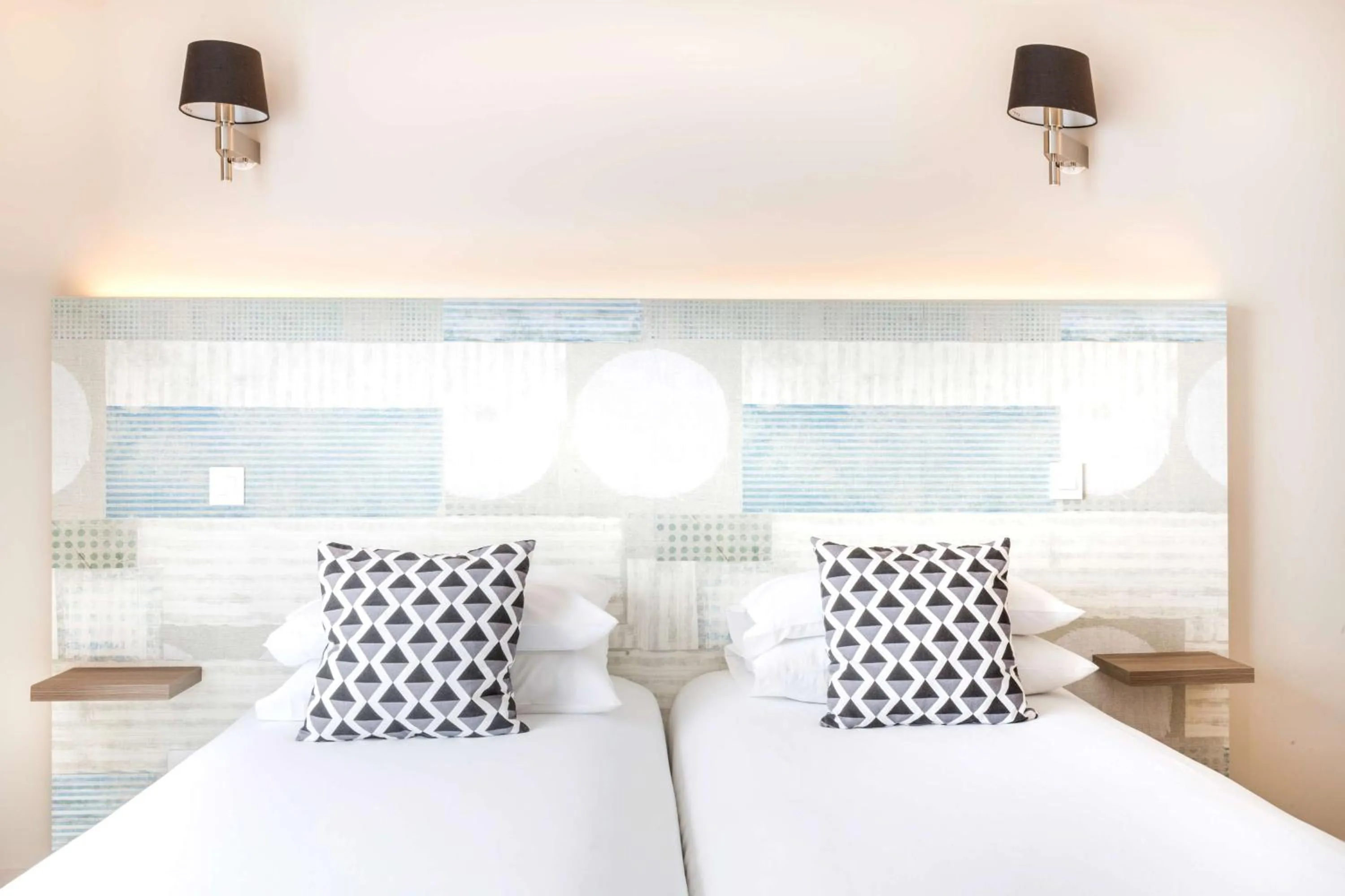 Balcony/Terrace, Bed in Best Western Plus Antibes Riviera