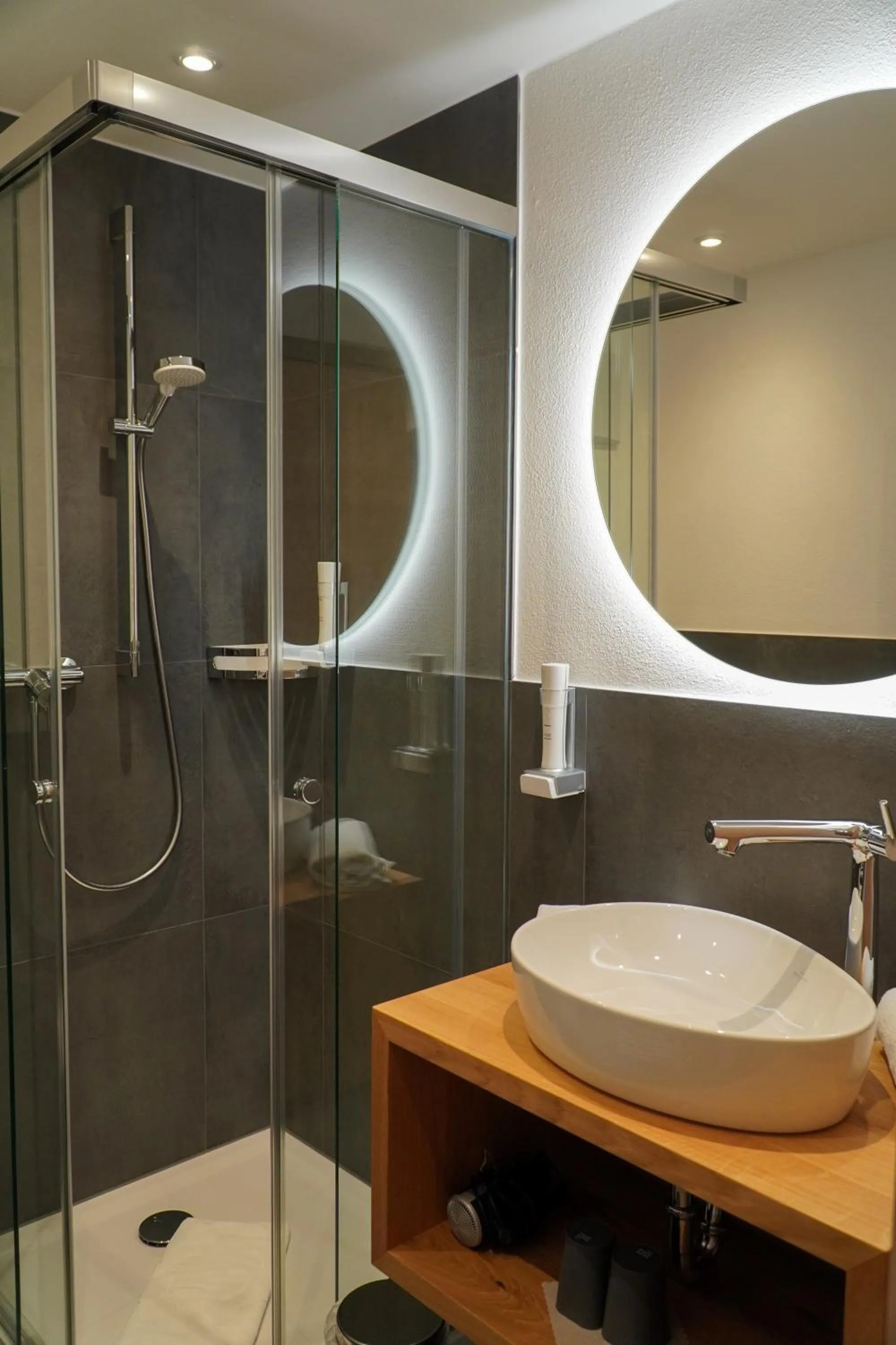 Shower in Landgasthof Schwarzberg