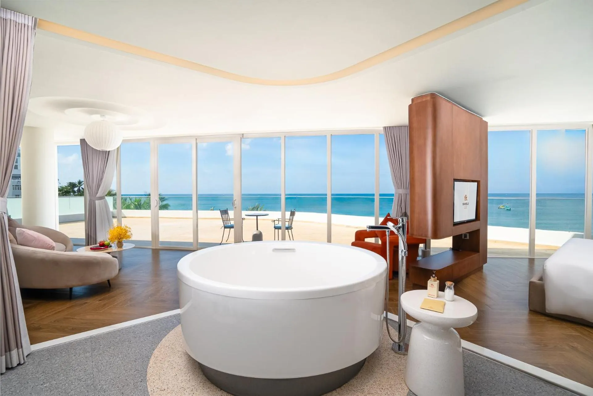 Bathroom, Bed in Seashells Phu Quoc Hotel & Spa