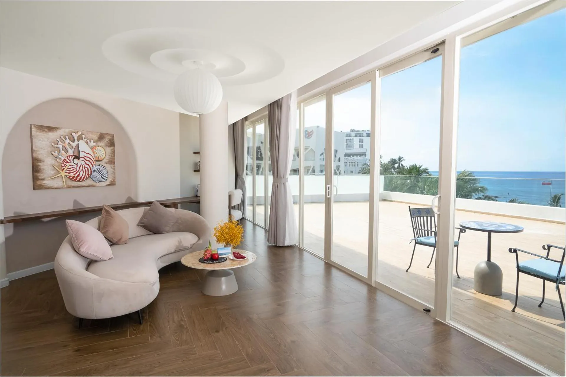 Living room in Seashells Phu Quoc Hotel & Spa