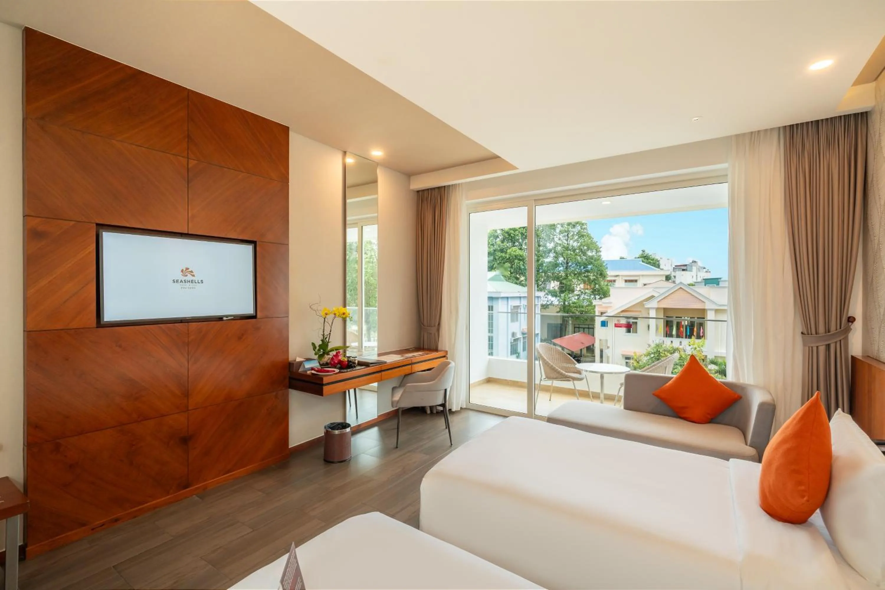 Bed in Seashells Phu Quoc Hotel & Spa