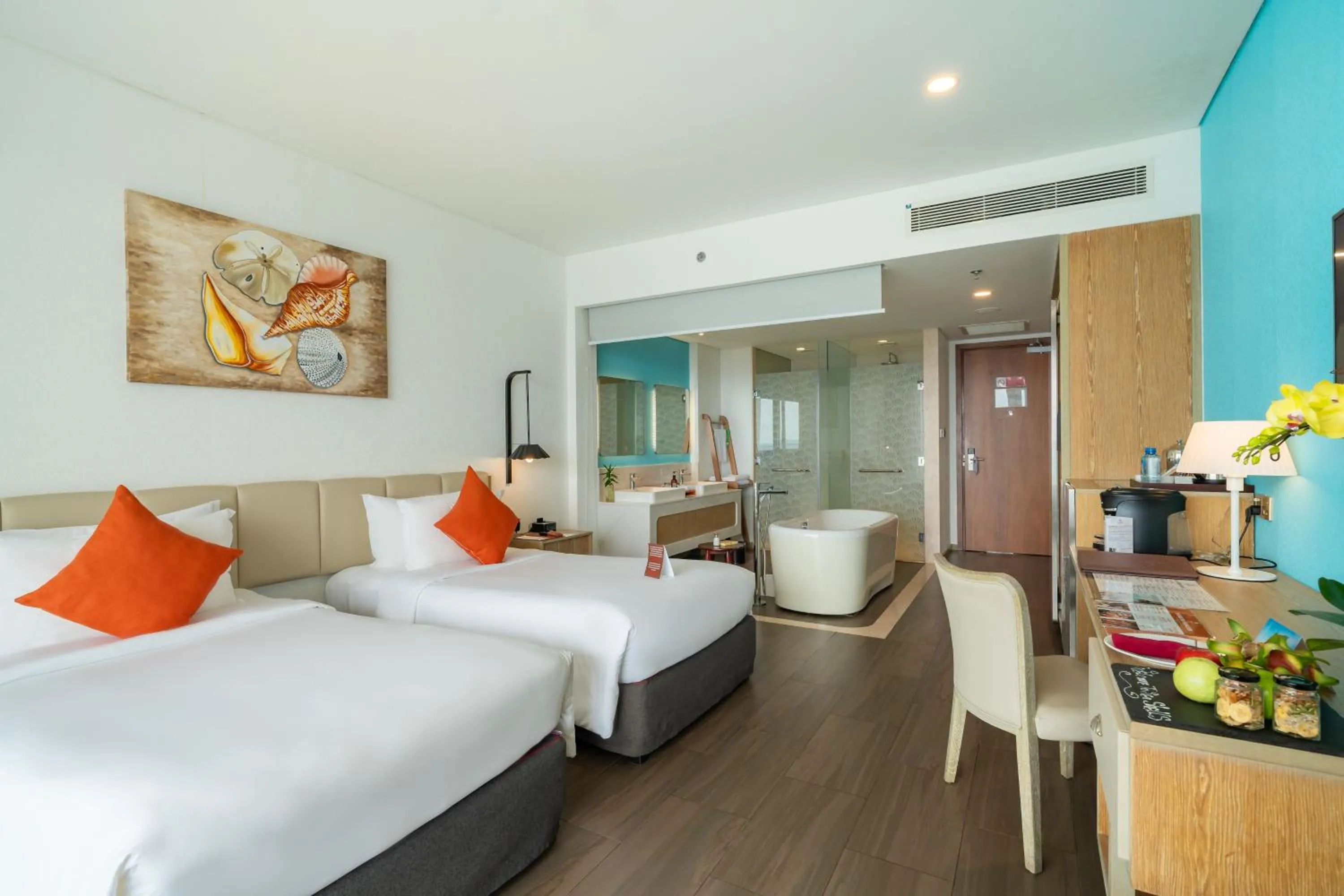 Bed in Seashells Phu Quoc Hotel & Spa