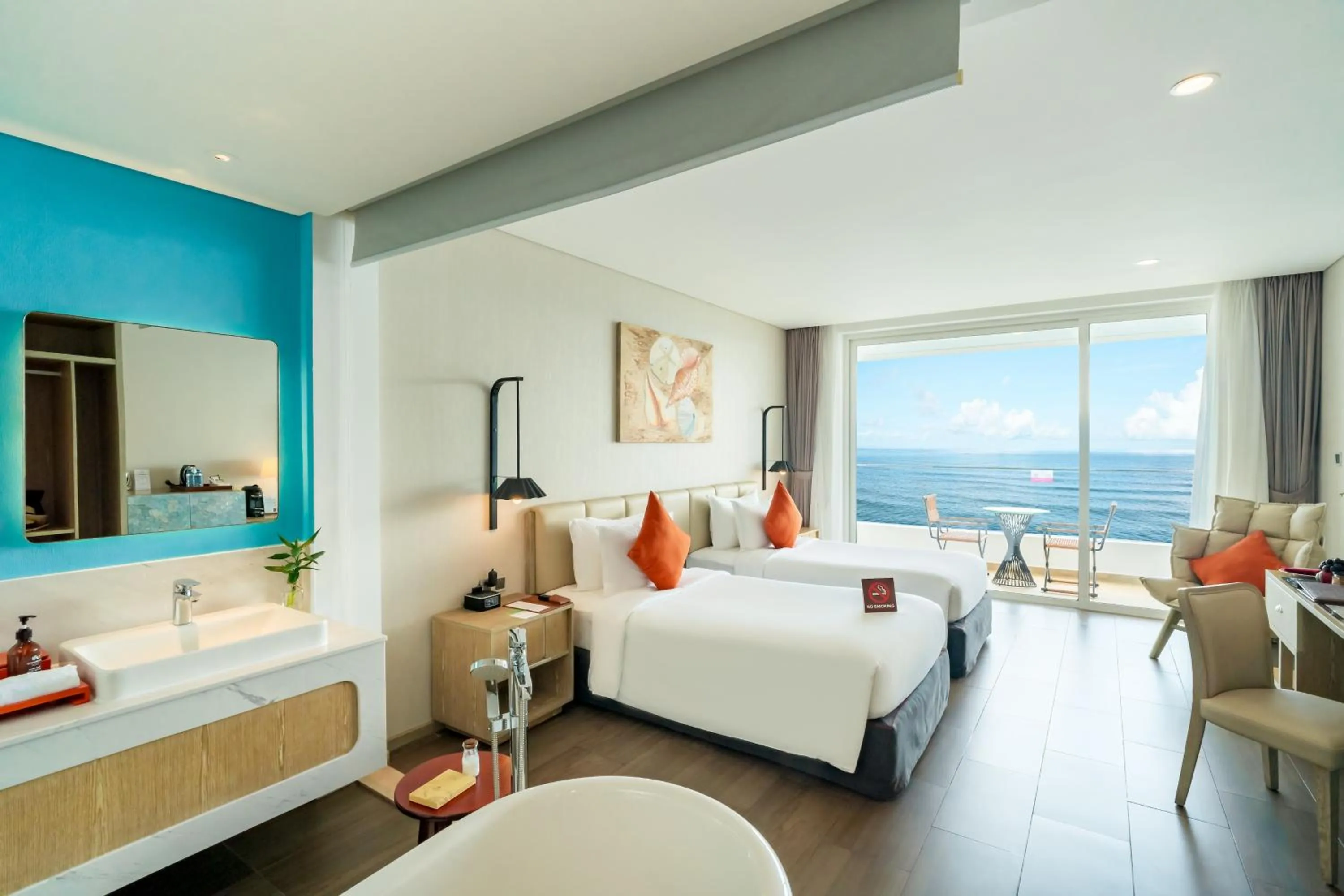 Bed in Seashells Phu Quoc Hotel & Spa