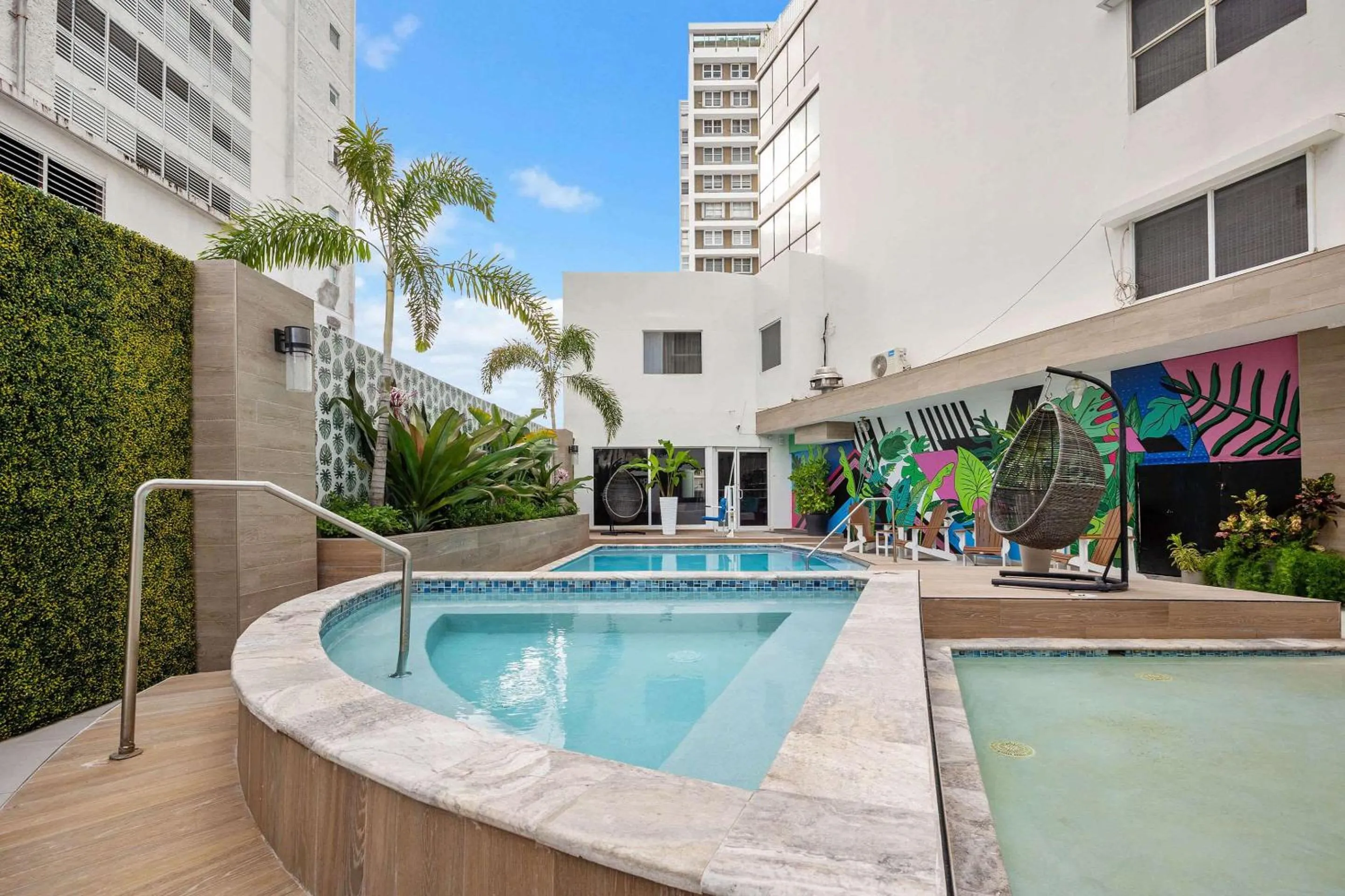 Swimming pool in Abitta Boutique Hotel, Ascend Hotel Collection