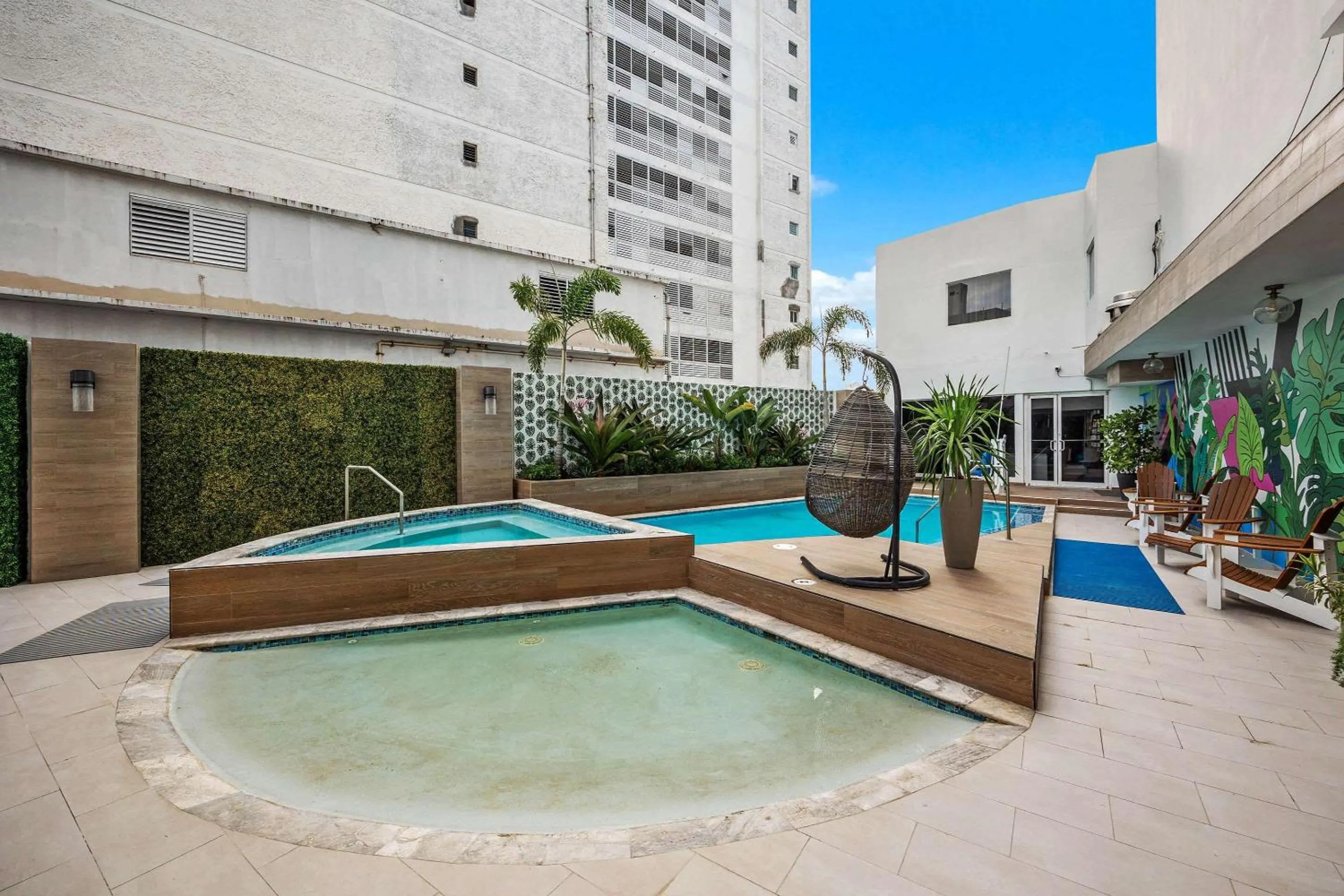 Swimming pool in Abitta Boutique Hotel, Ascend Hotel Collection