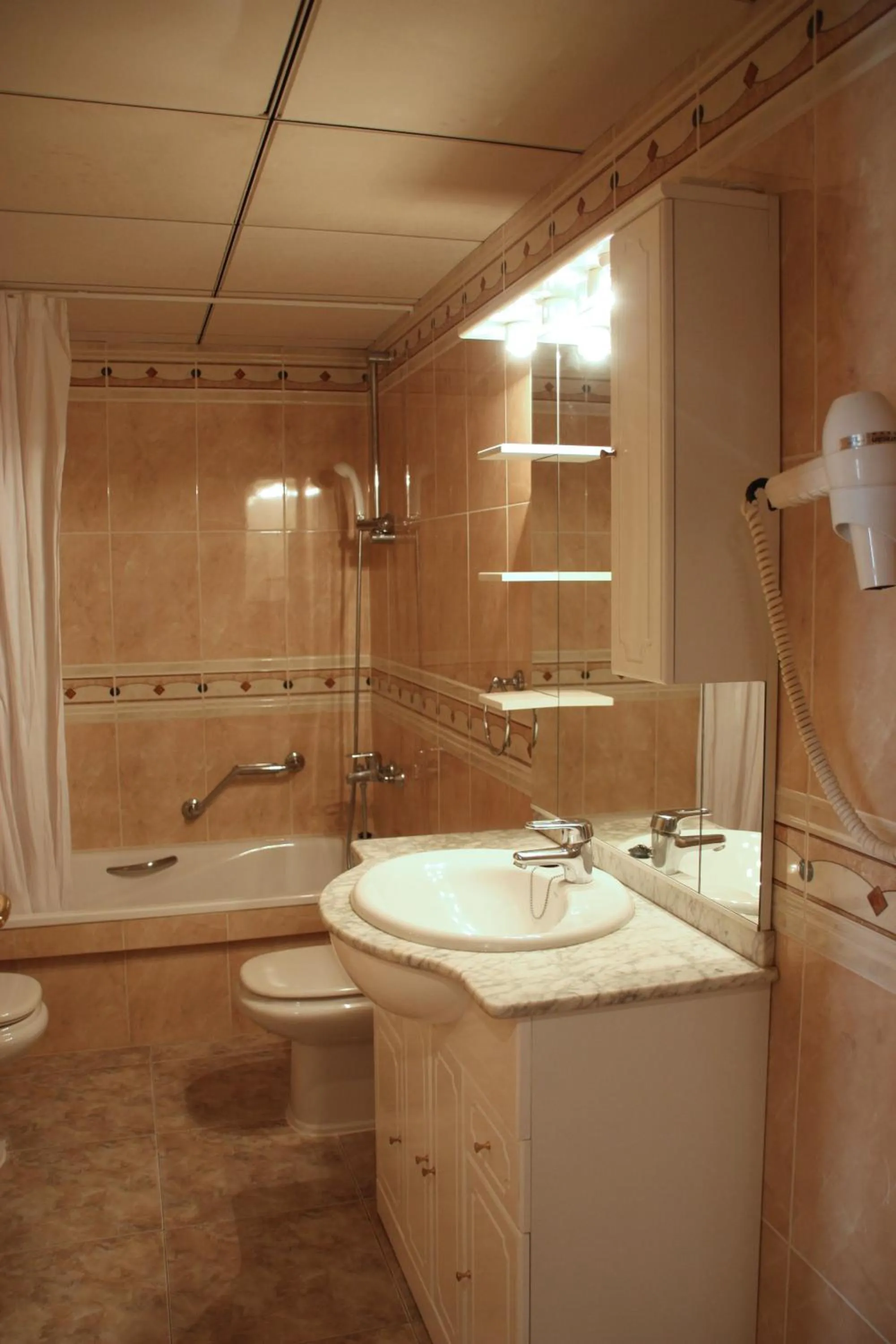 Bathroom in Apartamentos Imperial