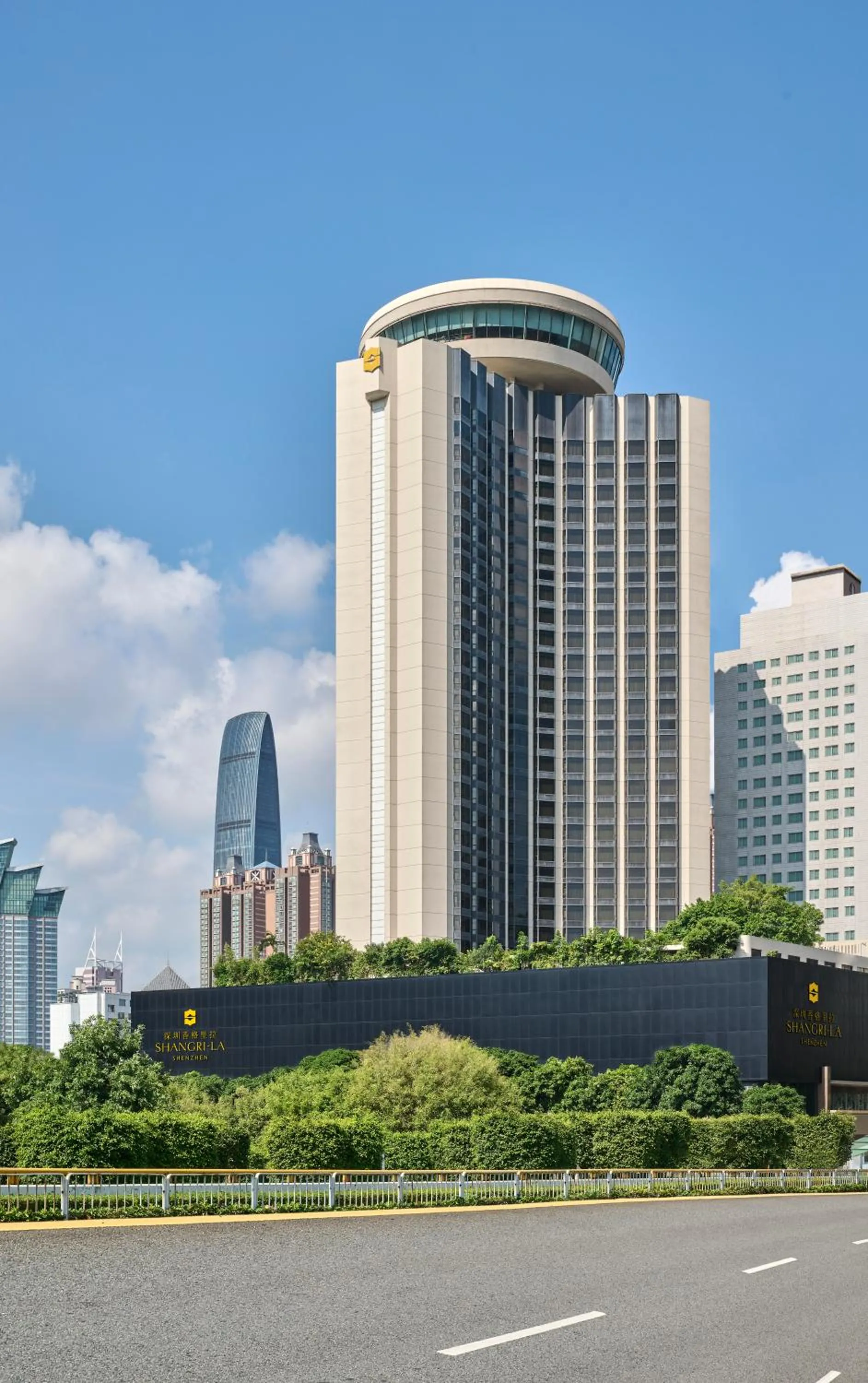 Property building in Shangri-La Shenzhen
