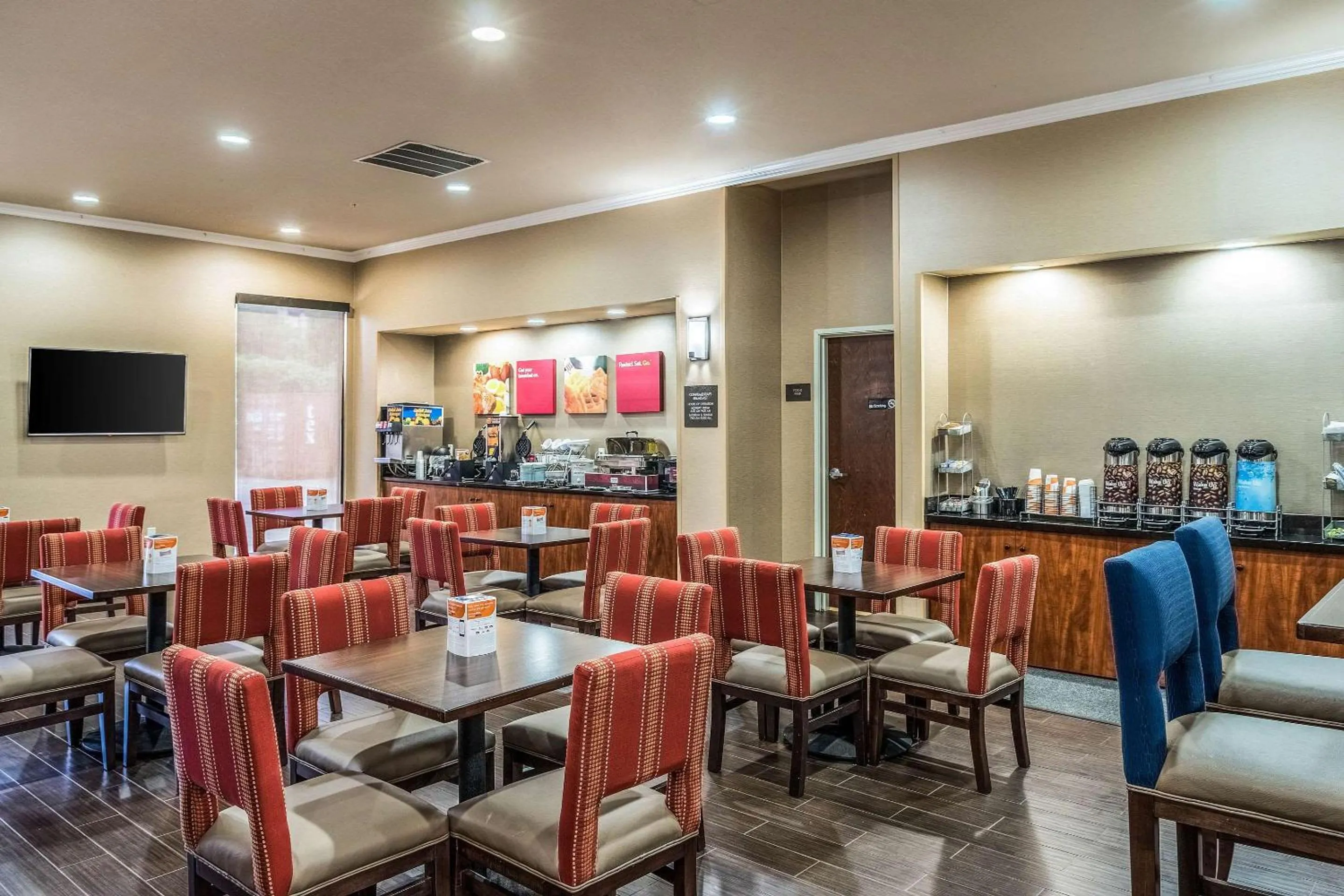 Breakfast in Comfort Suites Near Texas State University