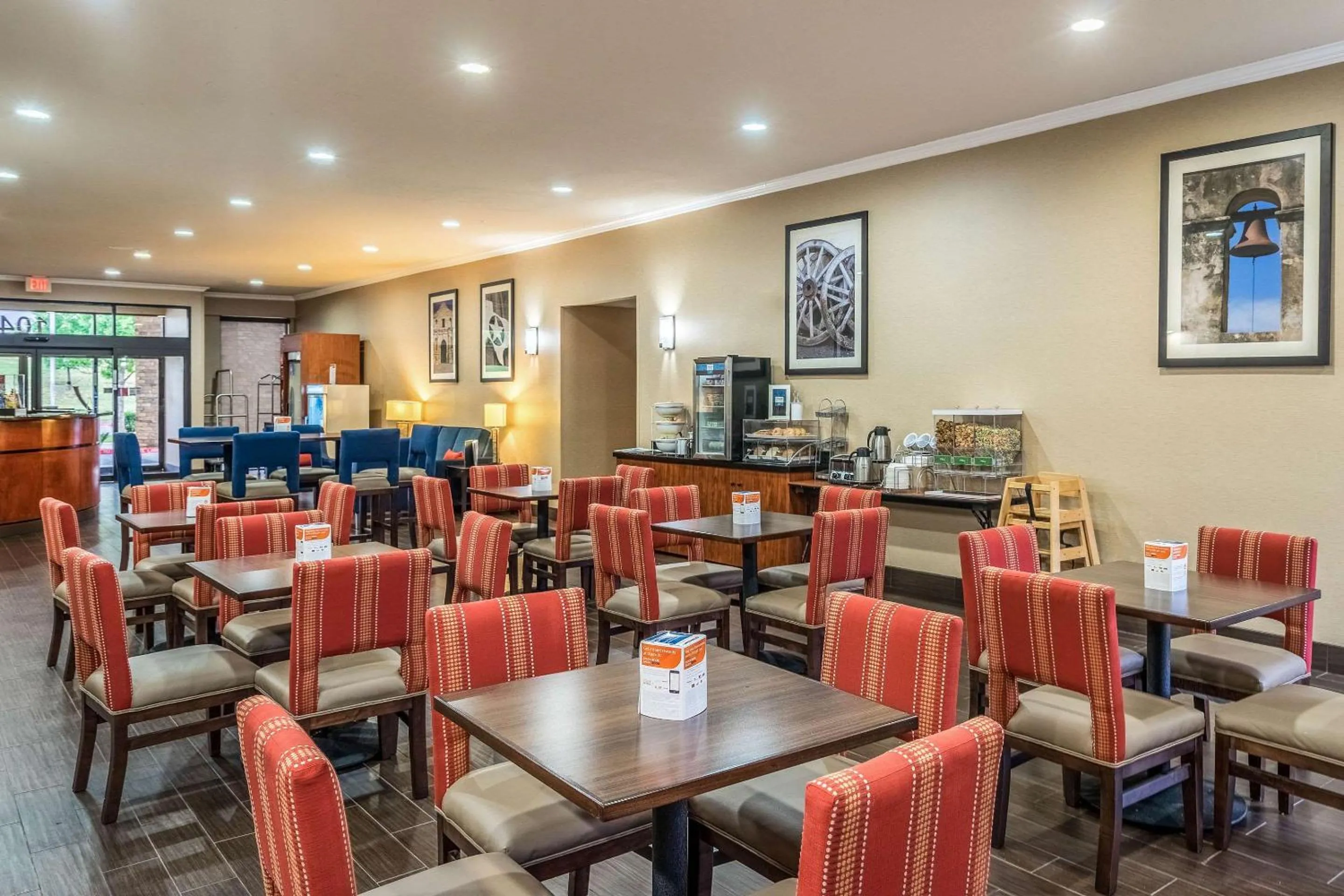 Breakfast in Comfort Suites Near Texas State University