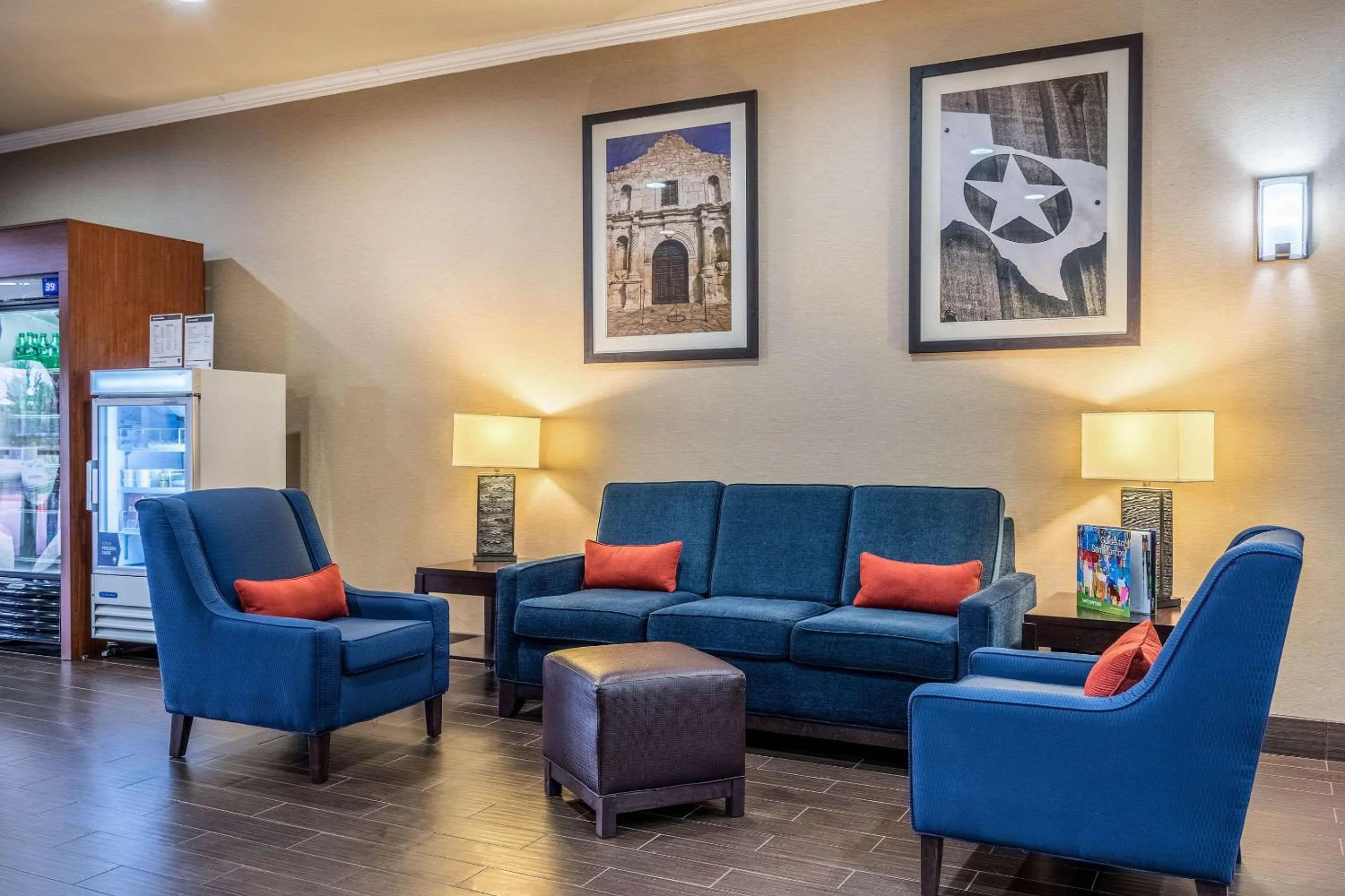 Lobby or reception in Comfort Suites Near Texas State University