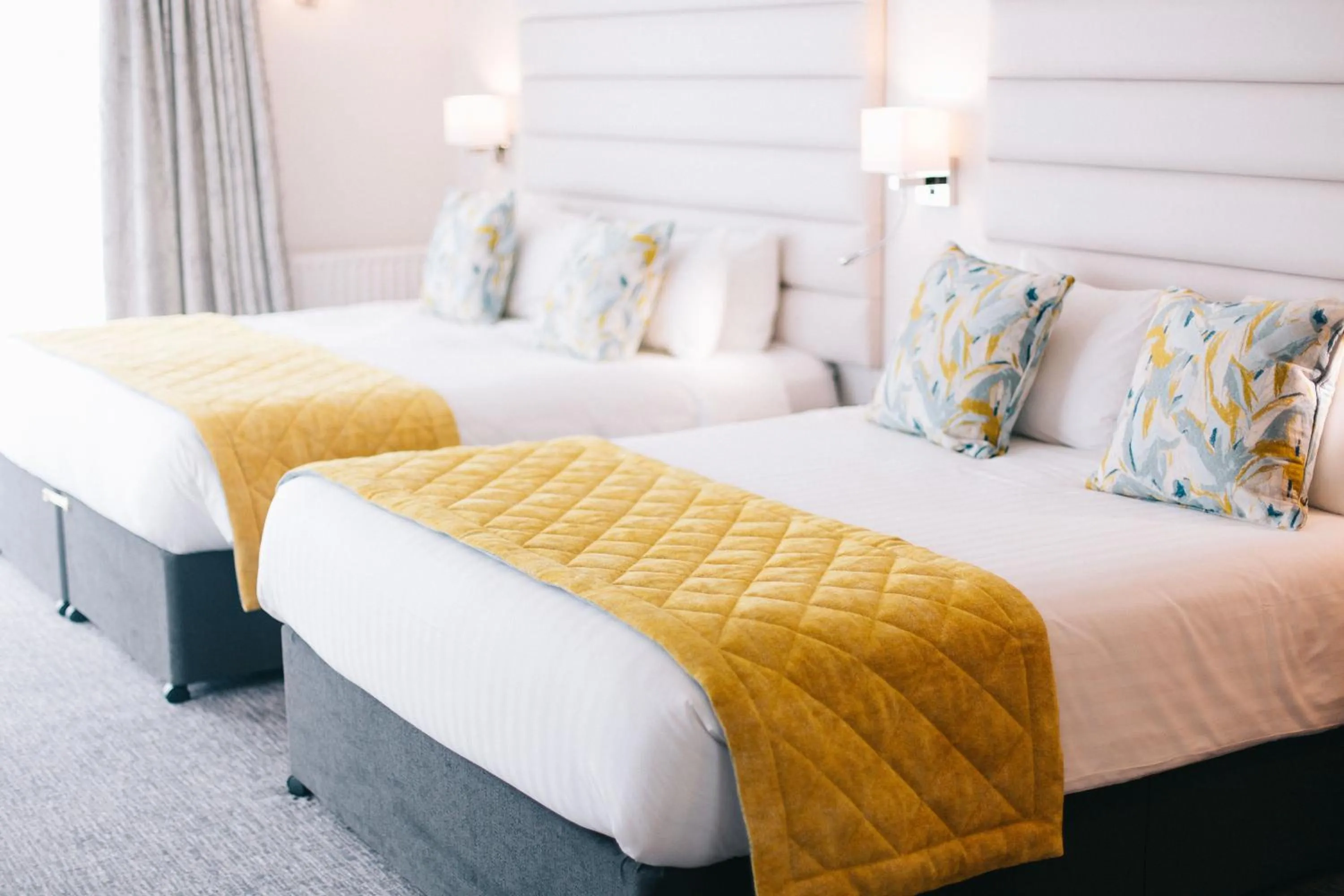 Bedroom, Bed in Grand Hotel