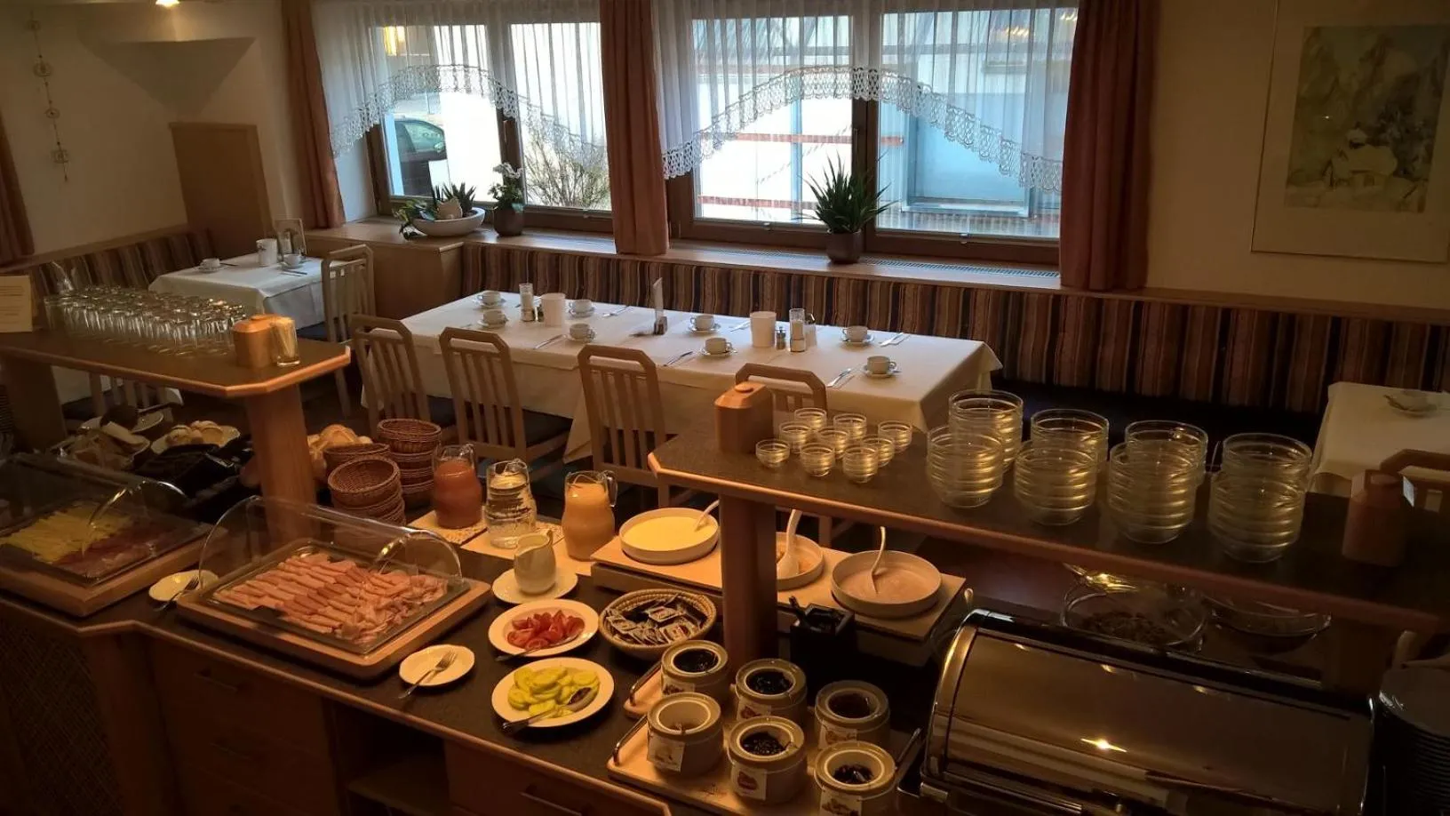 Buffet breakfast in Hotel Gesser