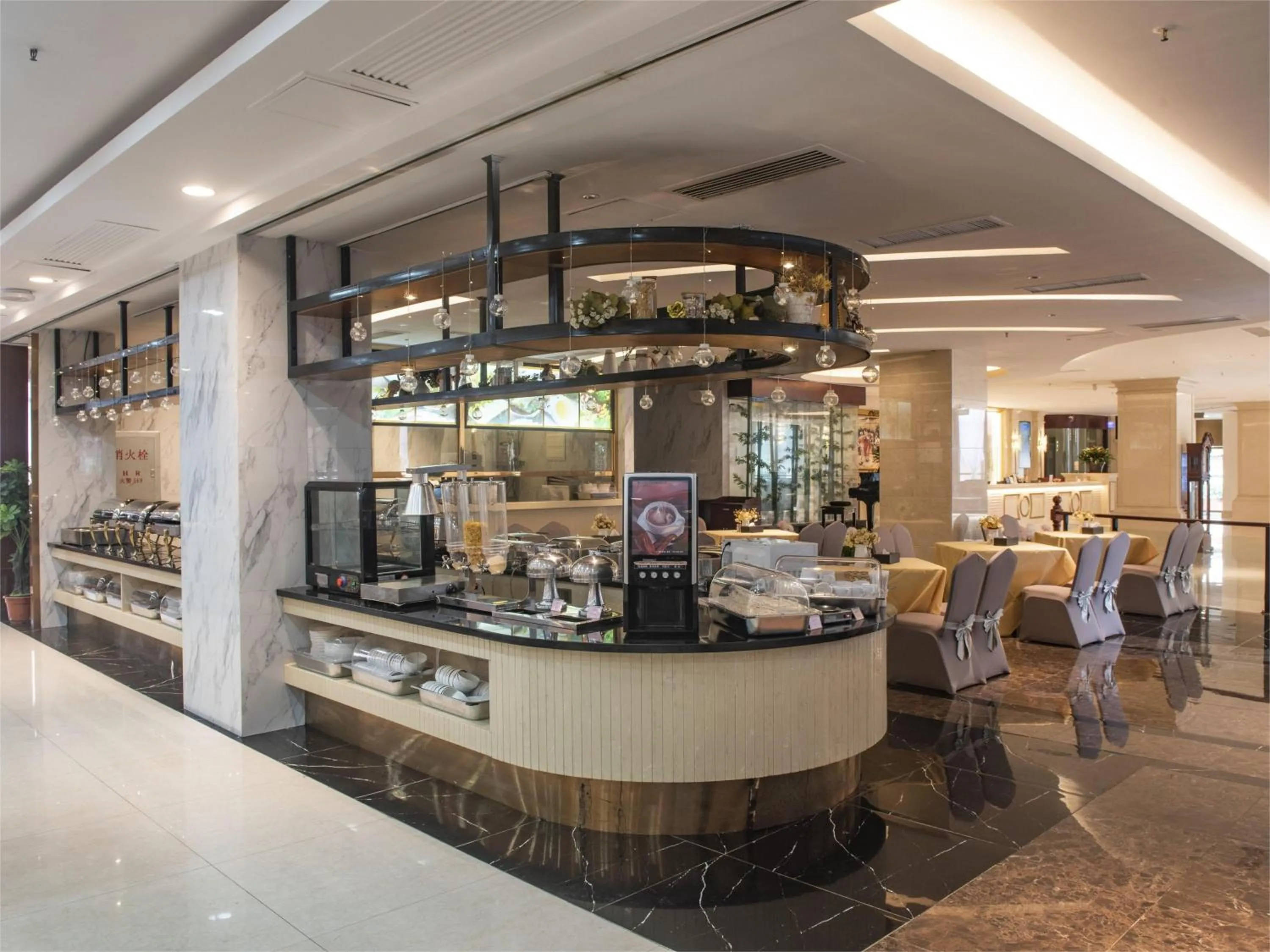 Restaurant/places to eat in Junyue Hotel