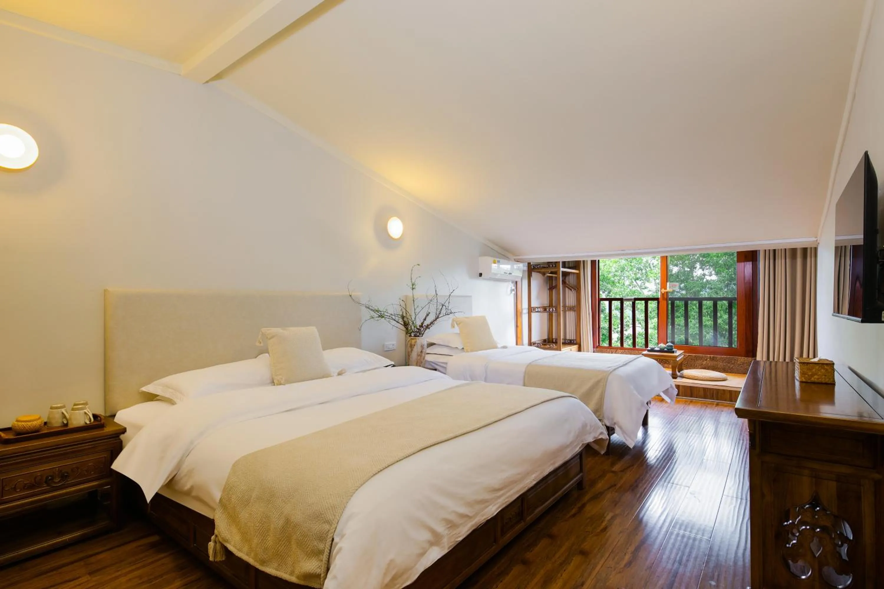 Bed in Yangshuo River View Hotel