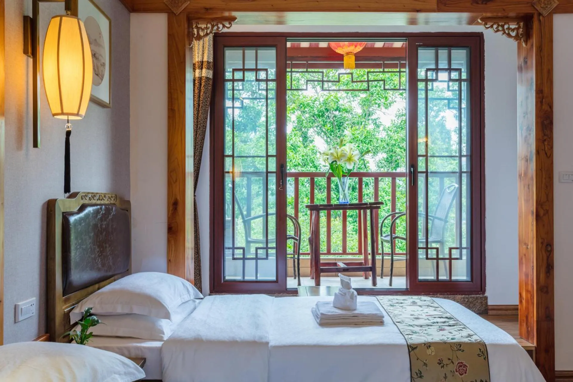 Photo of the whole room, Bed in Yangshuo River View Hotel