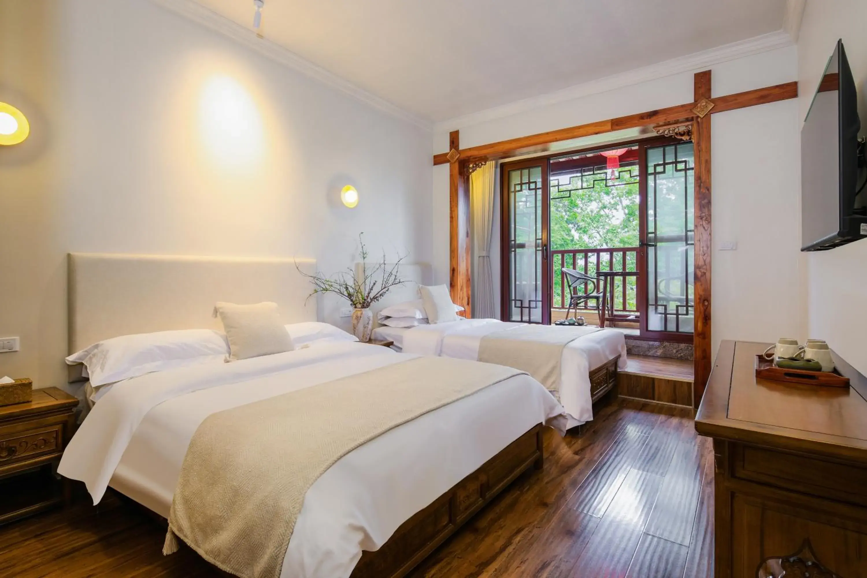 Family Room with Balcony in Yangshuo River View Hotel Family Room with Balcony in Yangshuo River View Hotel