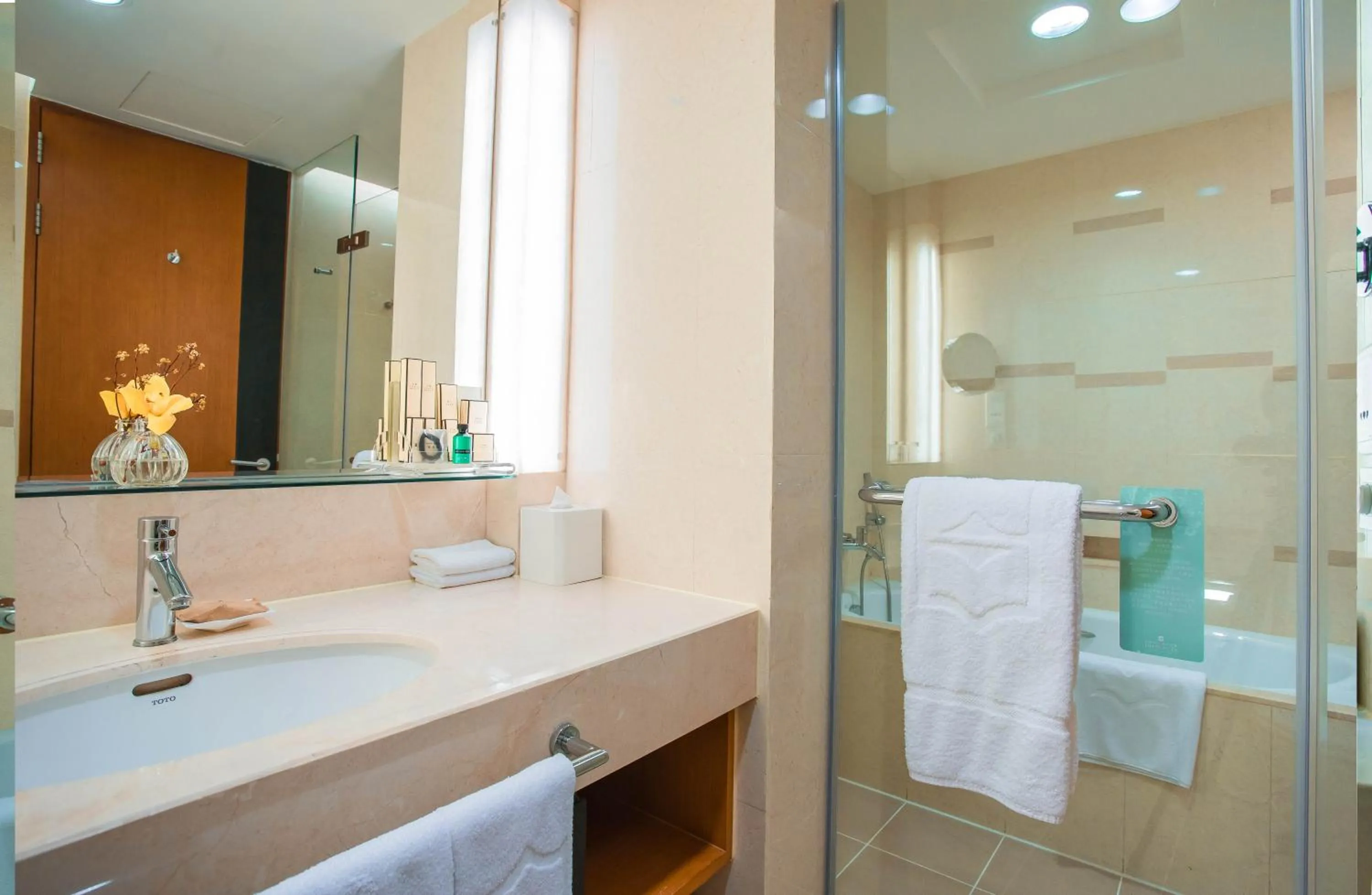 Bathroom in Shangri-La Baotou