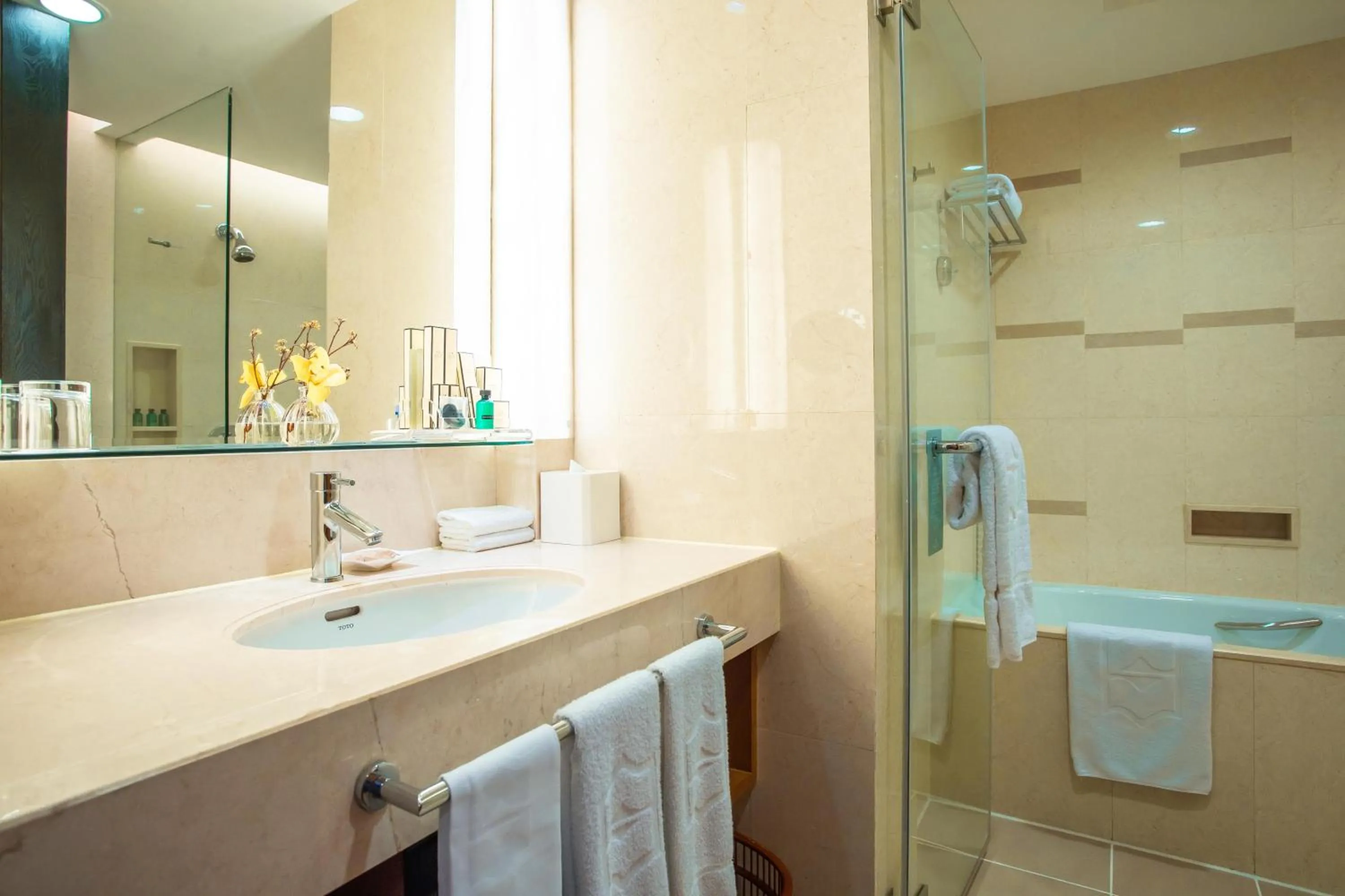 Bathroom in Shangri-La Baotou