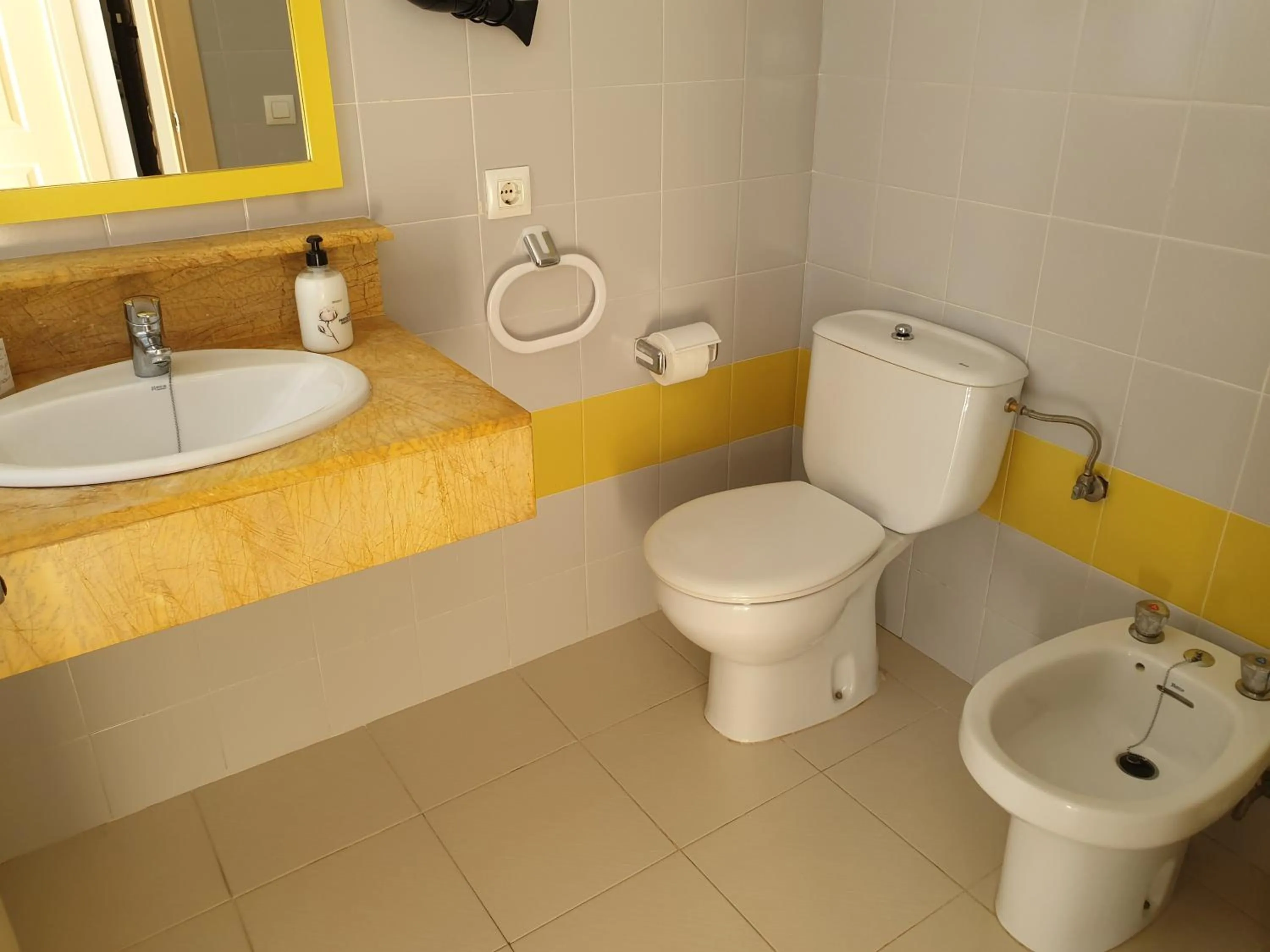 Bathroom in Apartamentos Piscis