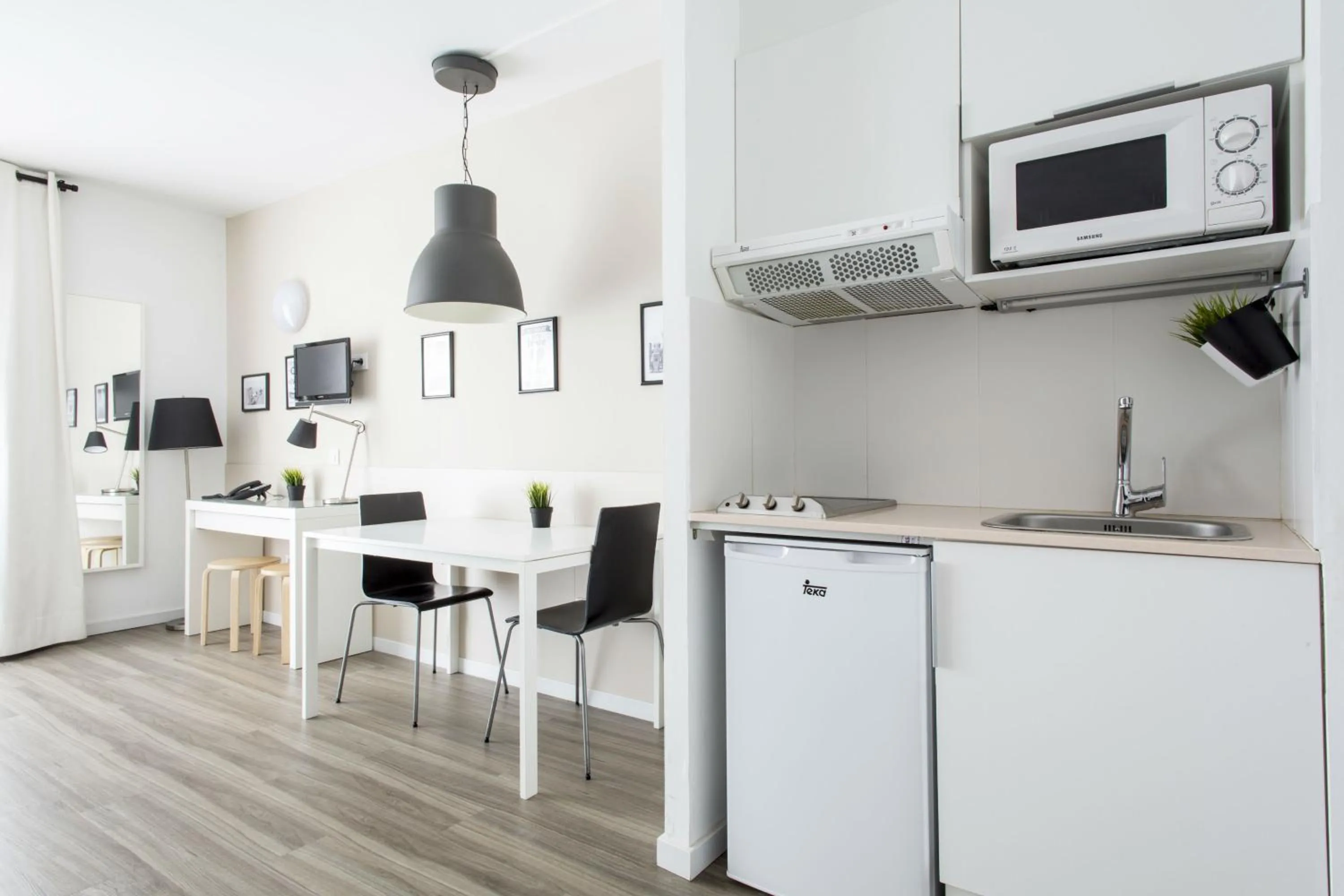 TV and multimedia in Residencia Universitaria Resa Campus del Mar