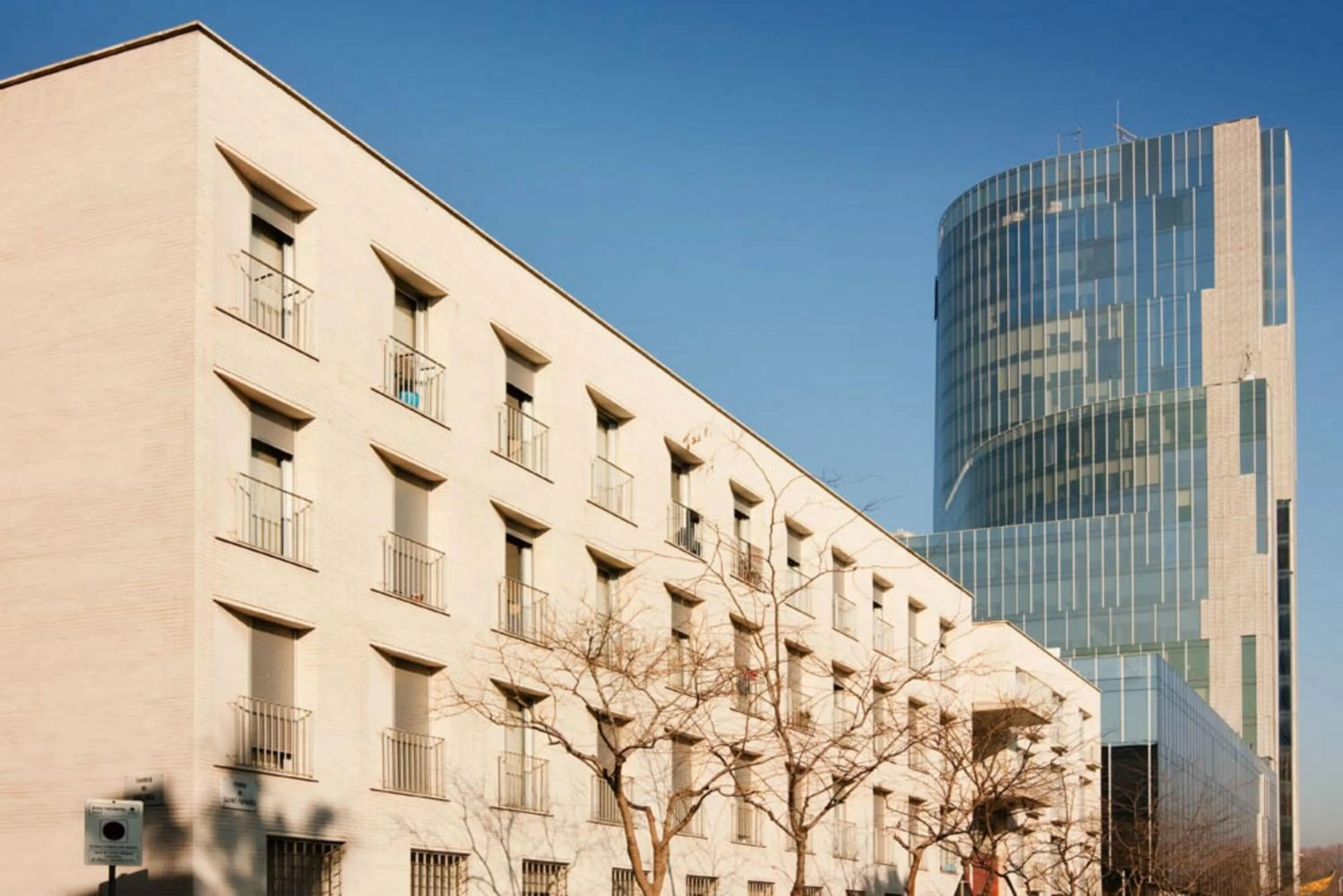 Facade/entrance in Residencia Universitaria Resa Campus del Mar