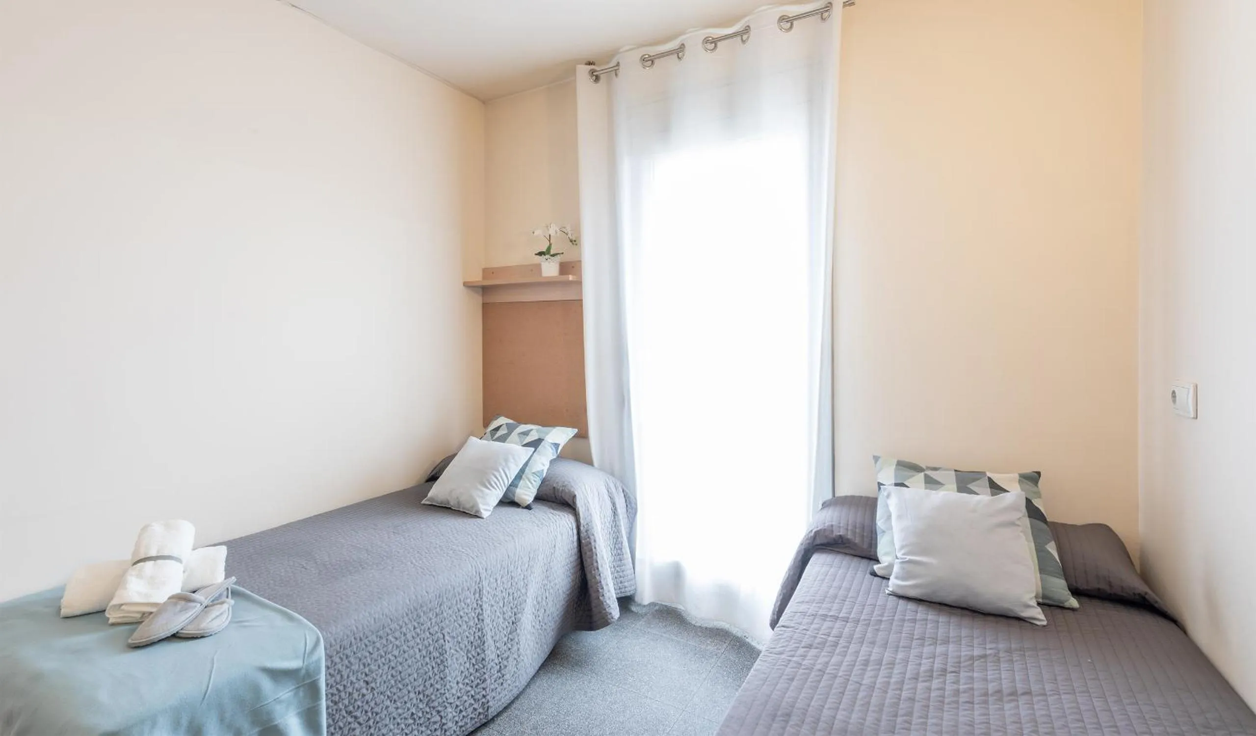 Photo of the whole room, Bed in Residencia Universitaria Resa Campus del Mar