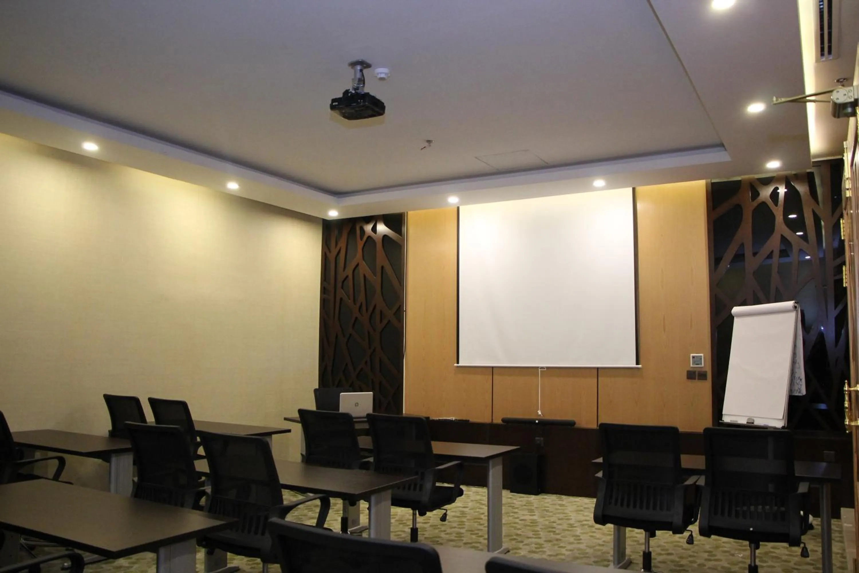 Meeting/conference room in Almuhaidb Residence Al Jubail