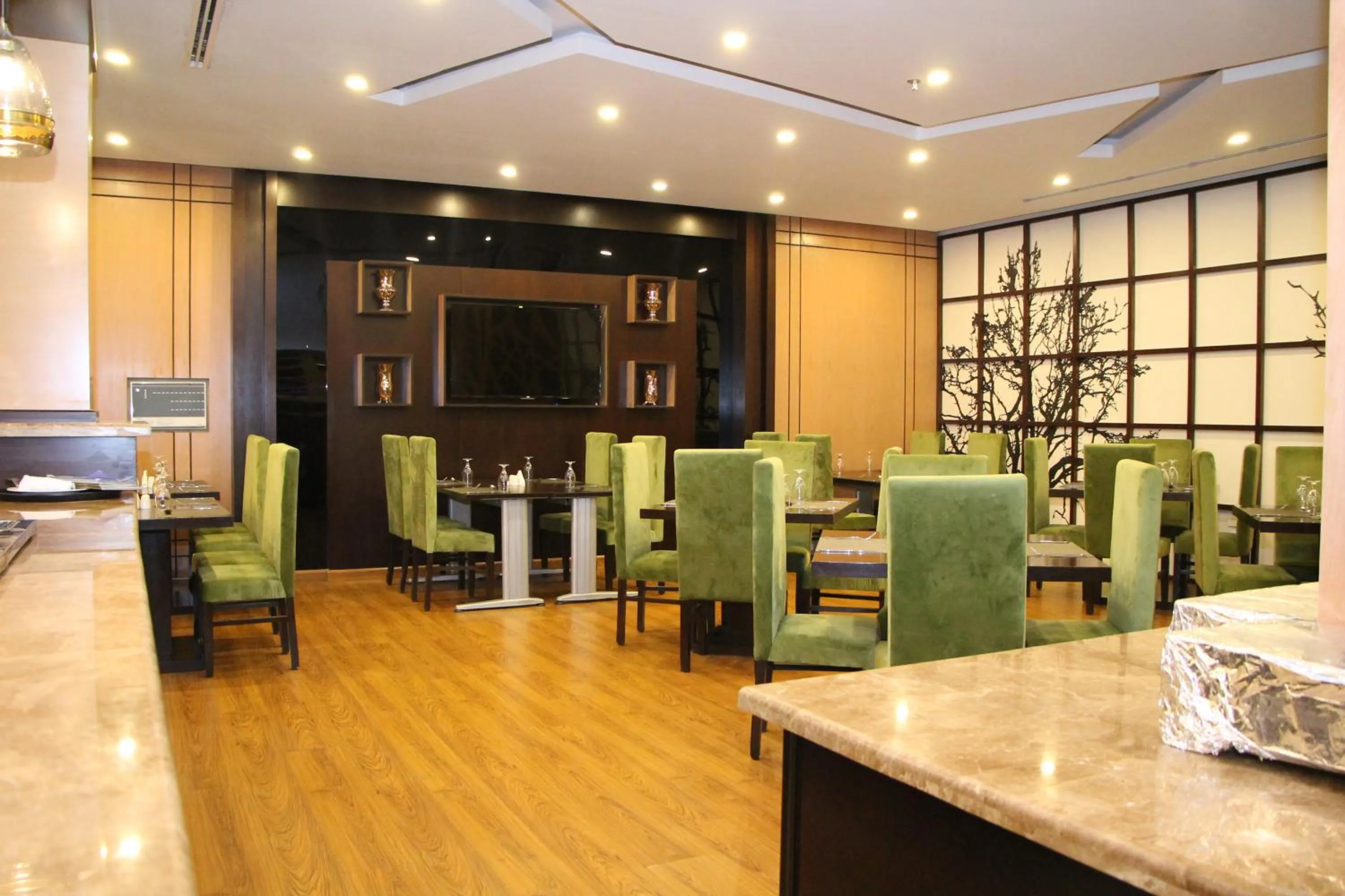 Restaurant/places to eat in Almuhaidb Residence Al Jubail