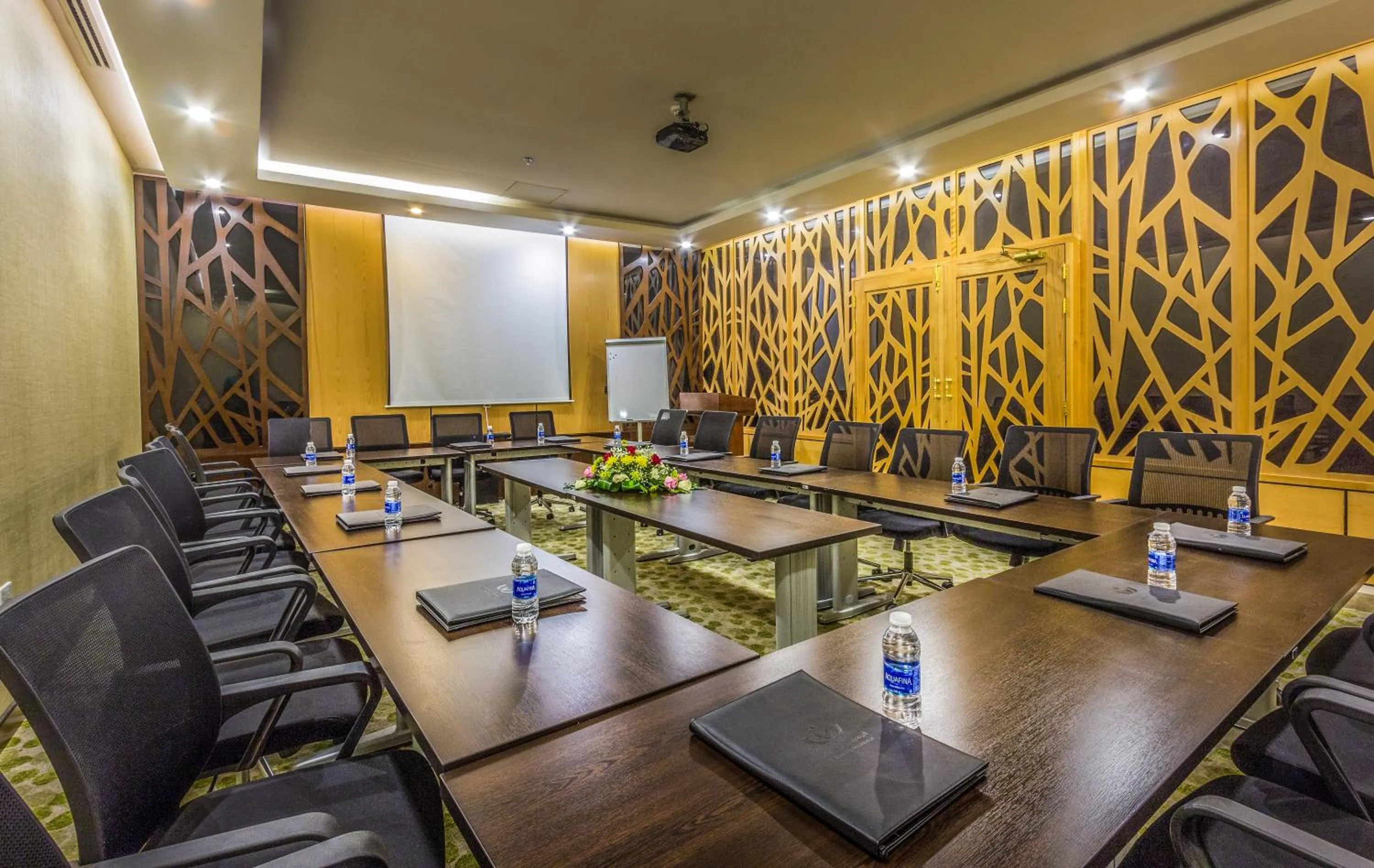 Meeting/conference room in Almuhaidb Residence Al Jubail