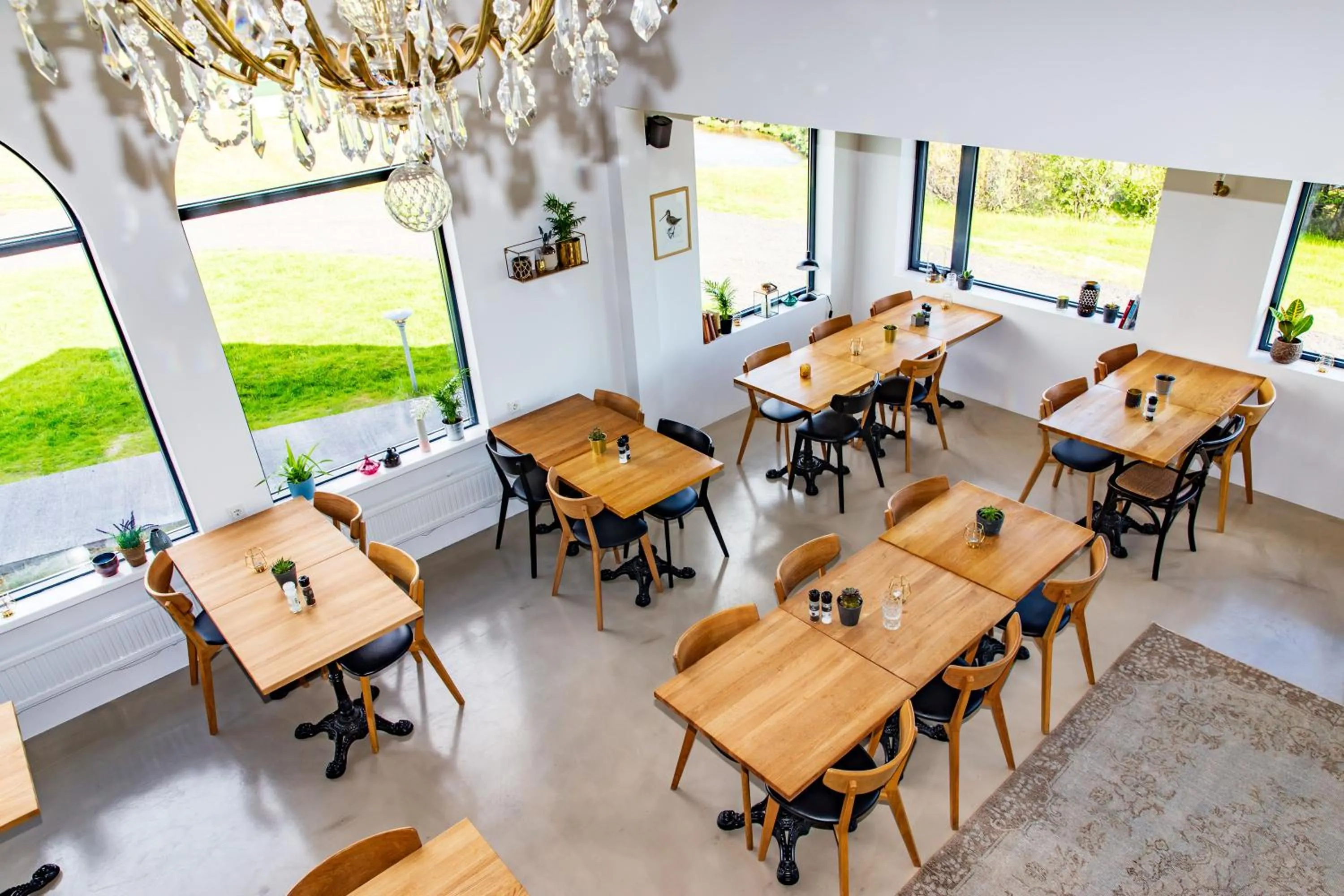 Restaurant/places to eat in Magma Hotel