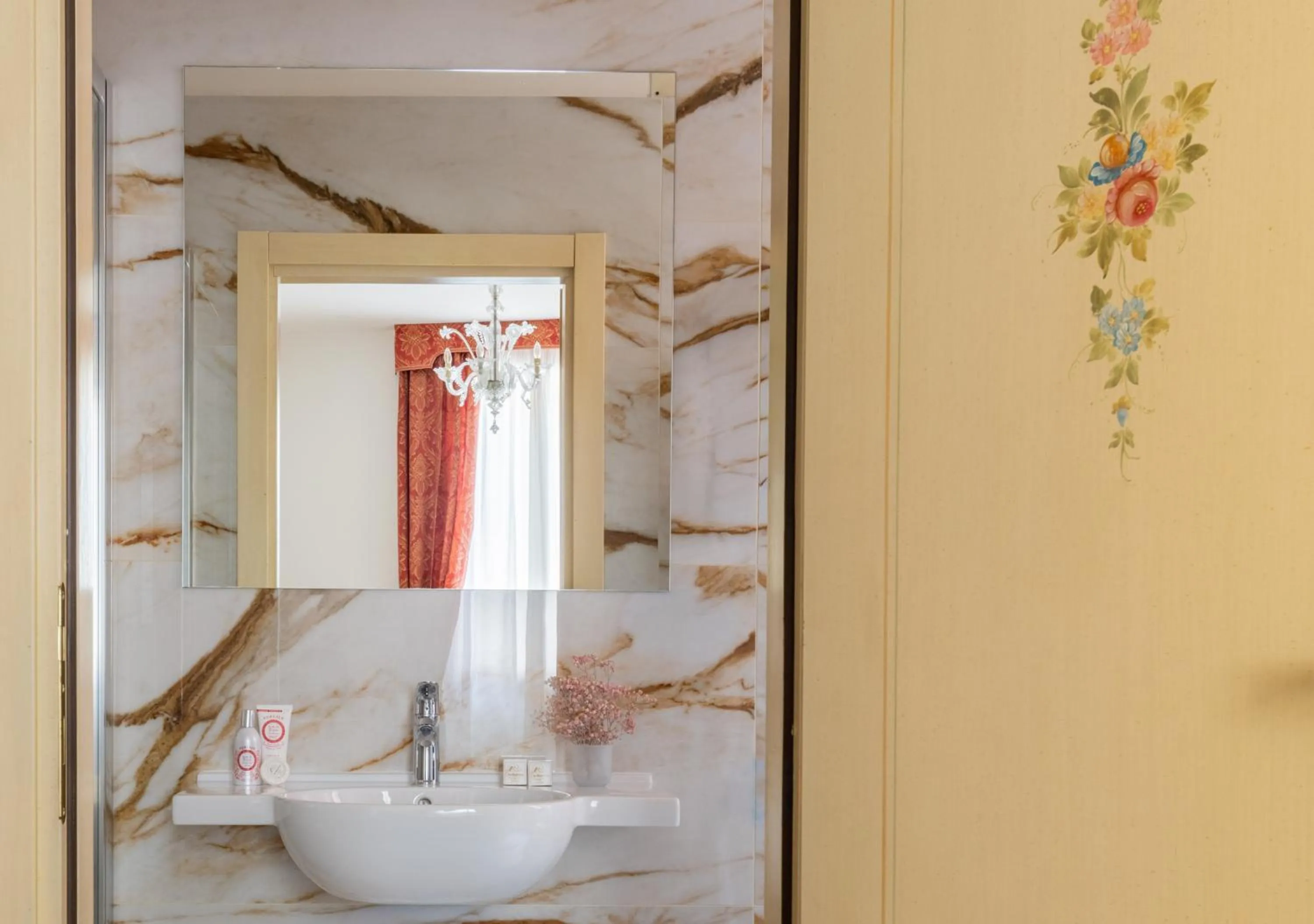 Bathroom in Hotel La Residenza