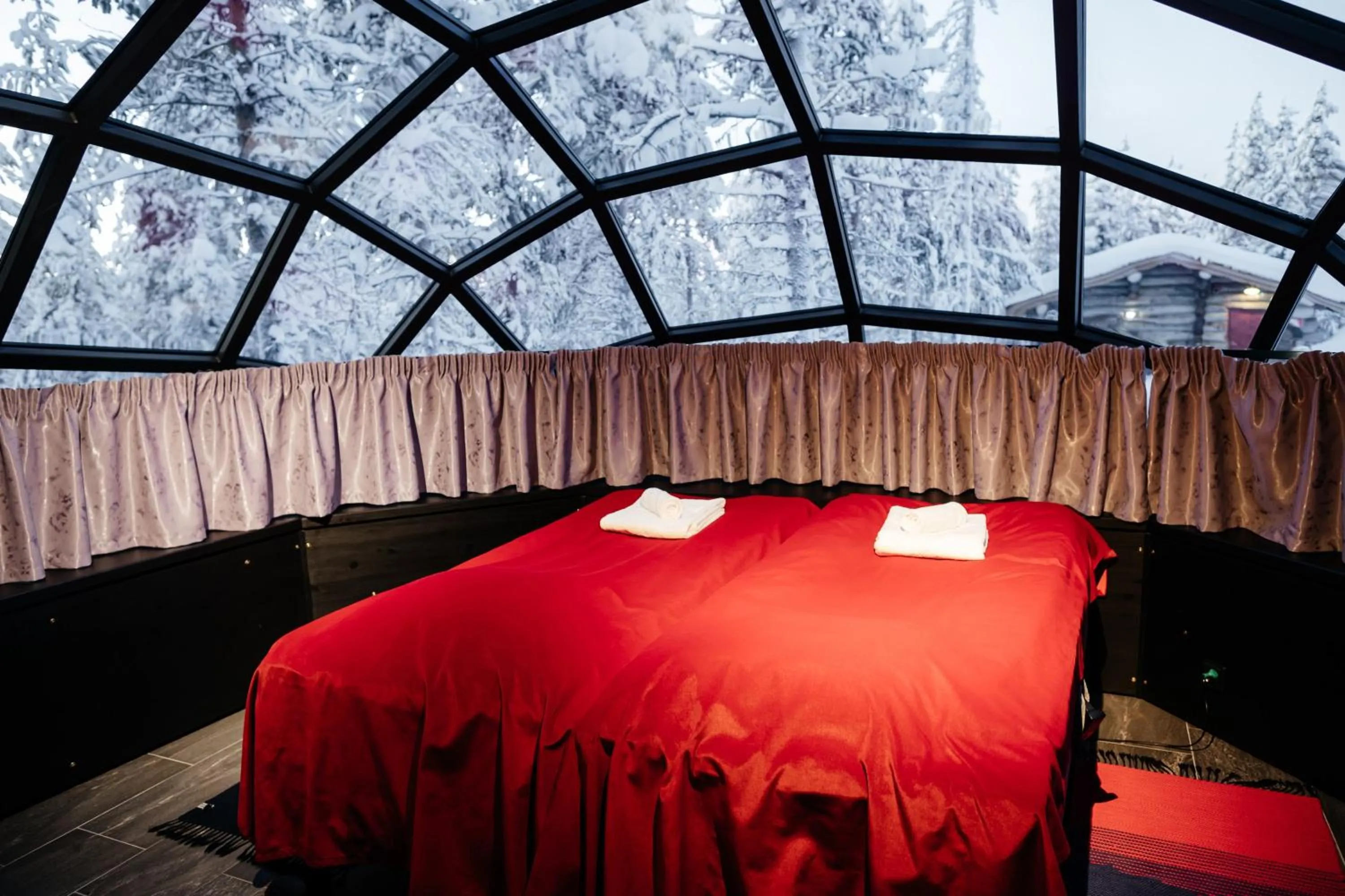 Bed in Kakslauttanen Arctic Resort - Igloos and Chalets