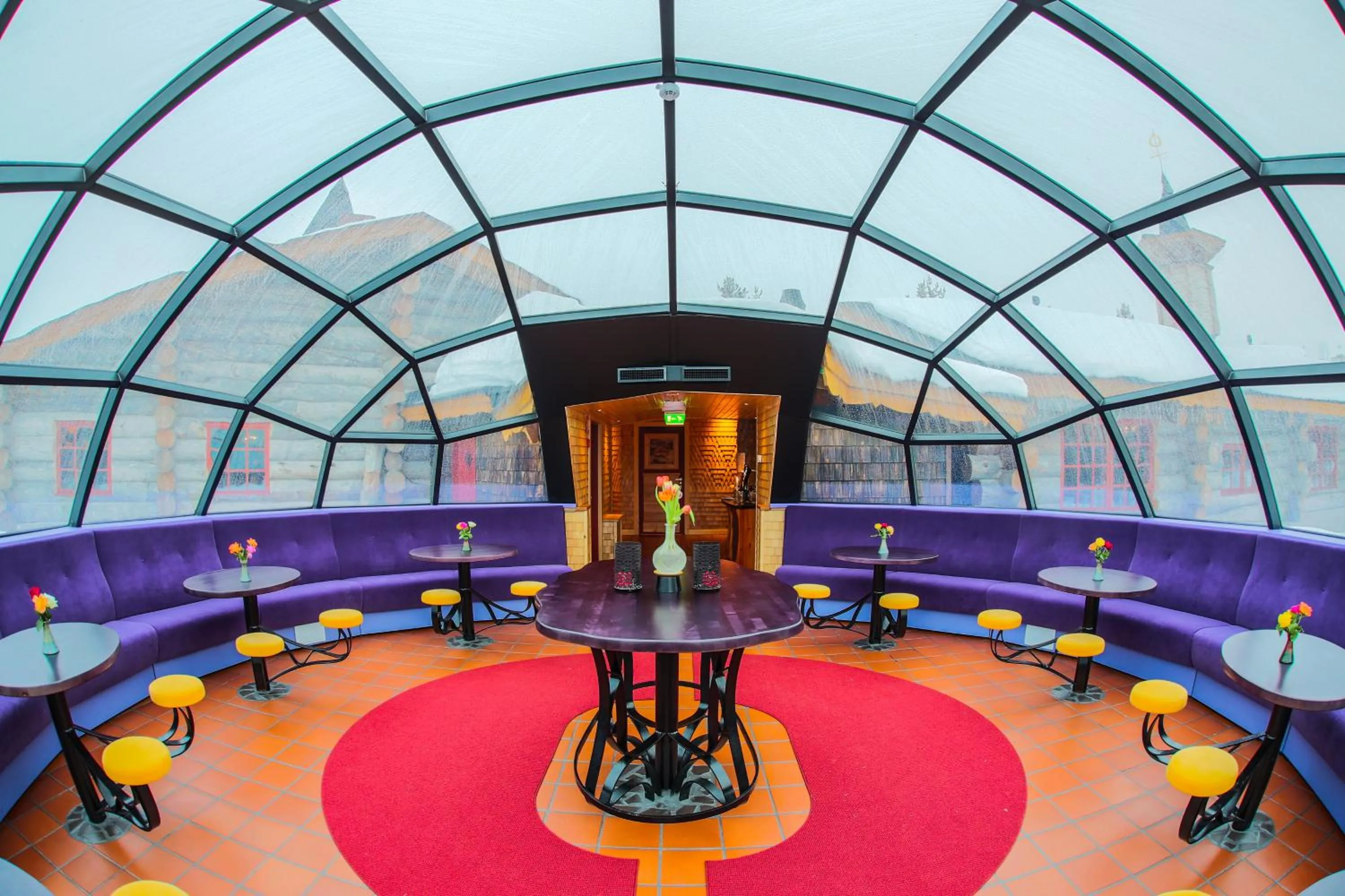 Lounge or bar in Kakslauttanen Arctic Resort - Igloos and Chalets