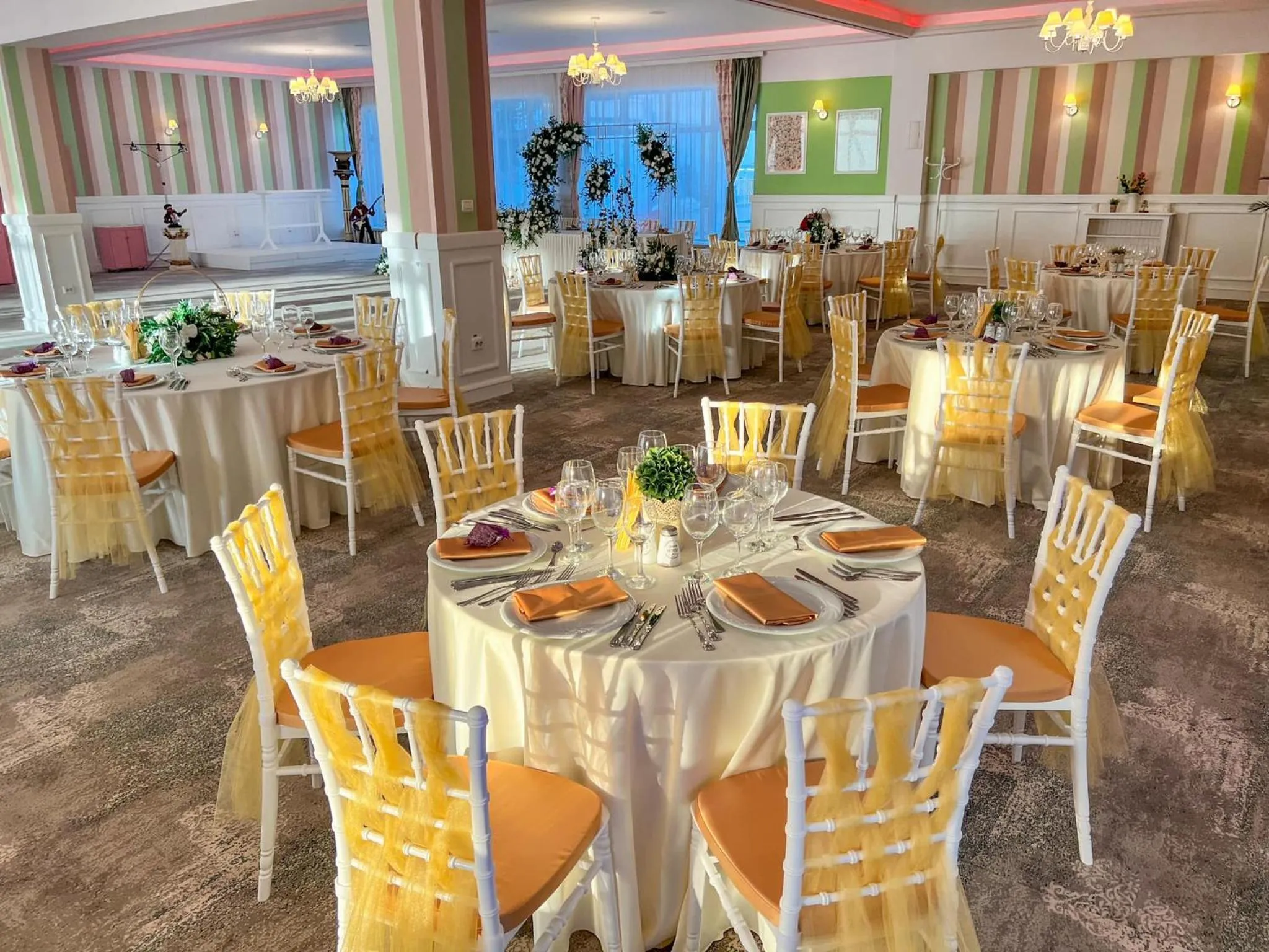 Restaurant/places to eat in Hotel Parc