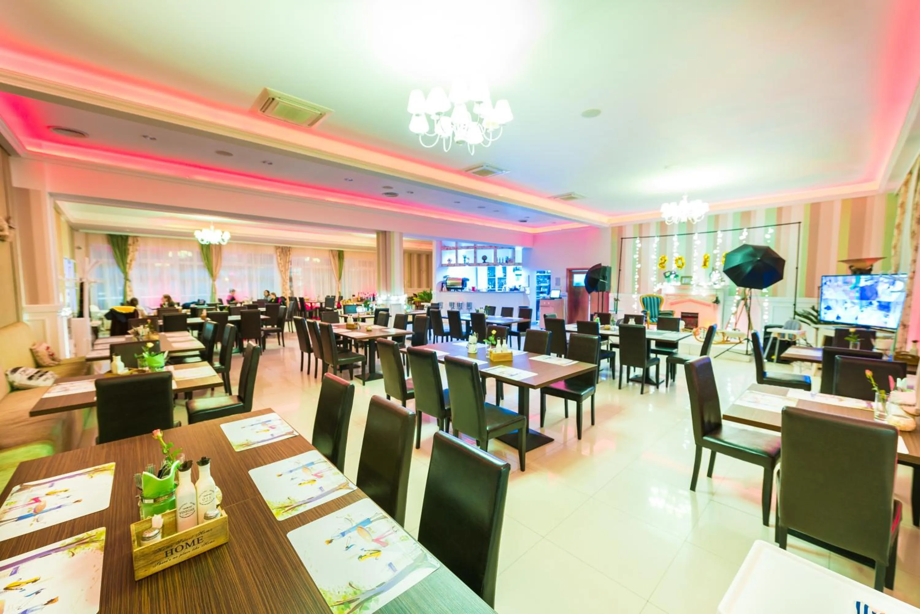 Restaurant/places to eat in Hotel Parc