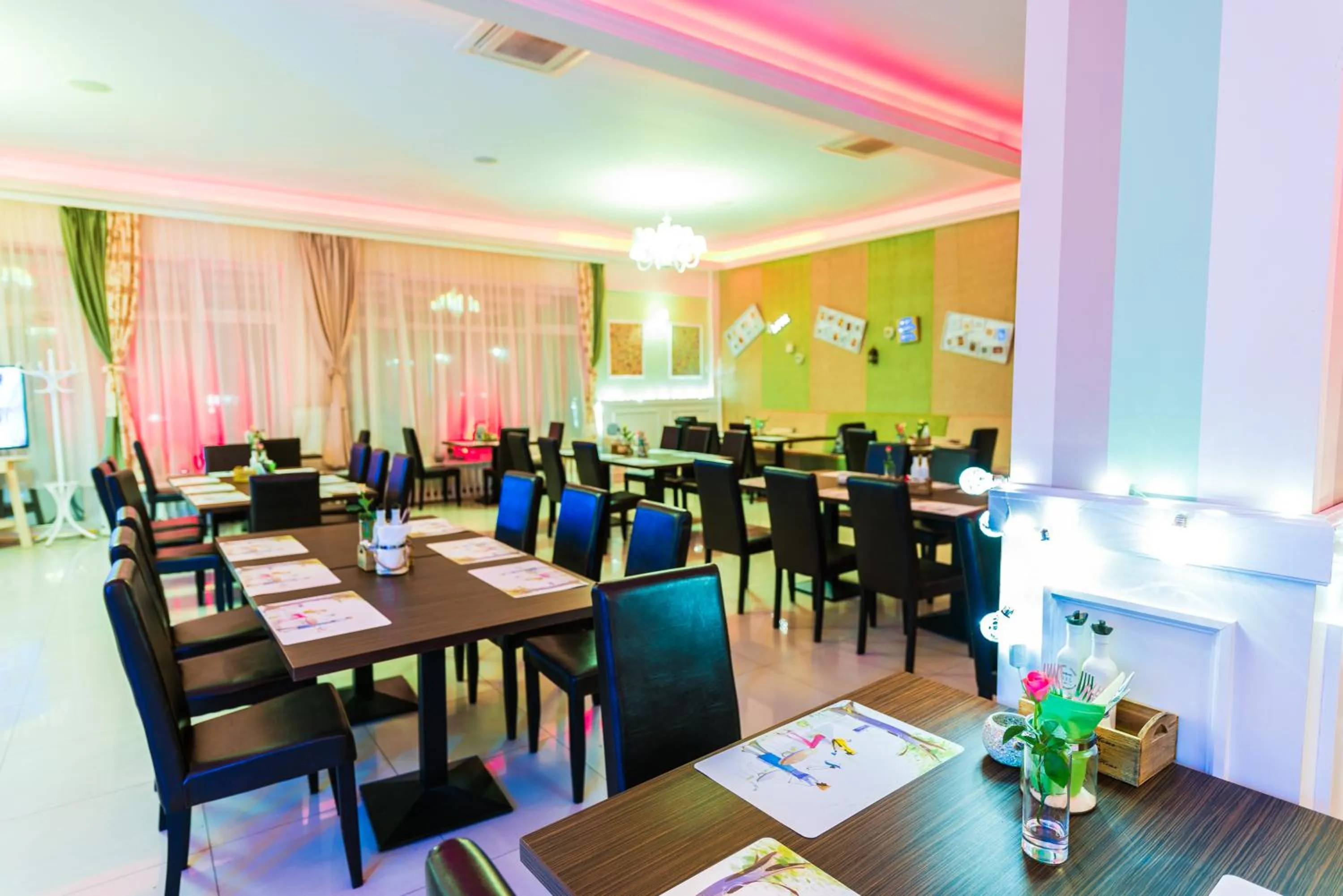 Restaurant/places to eat in Hotel Parc