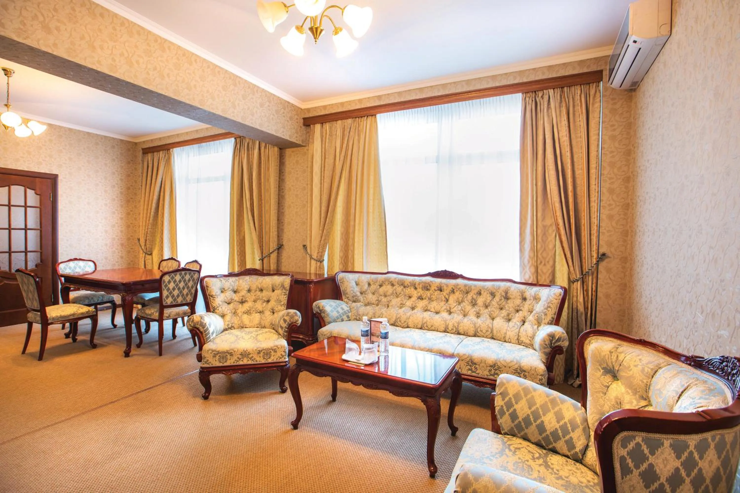 Living room in Готель Дніпро Dnipro Hotel