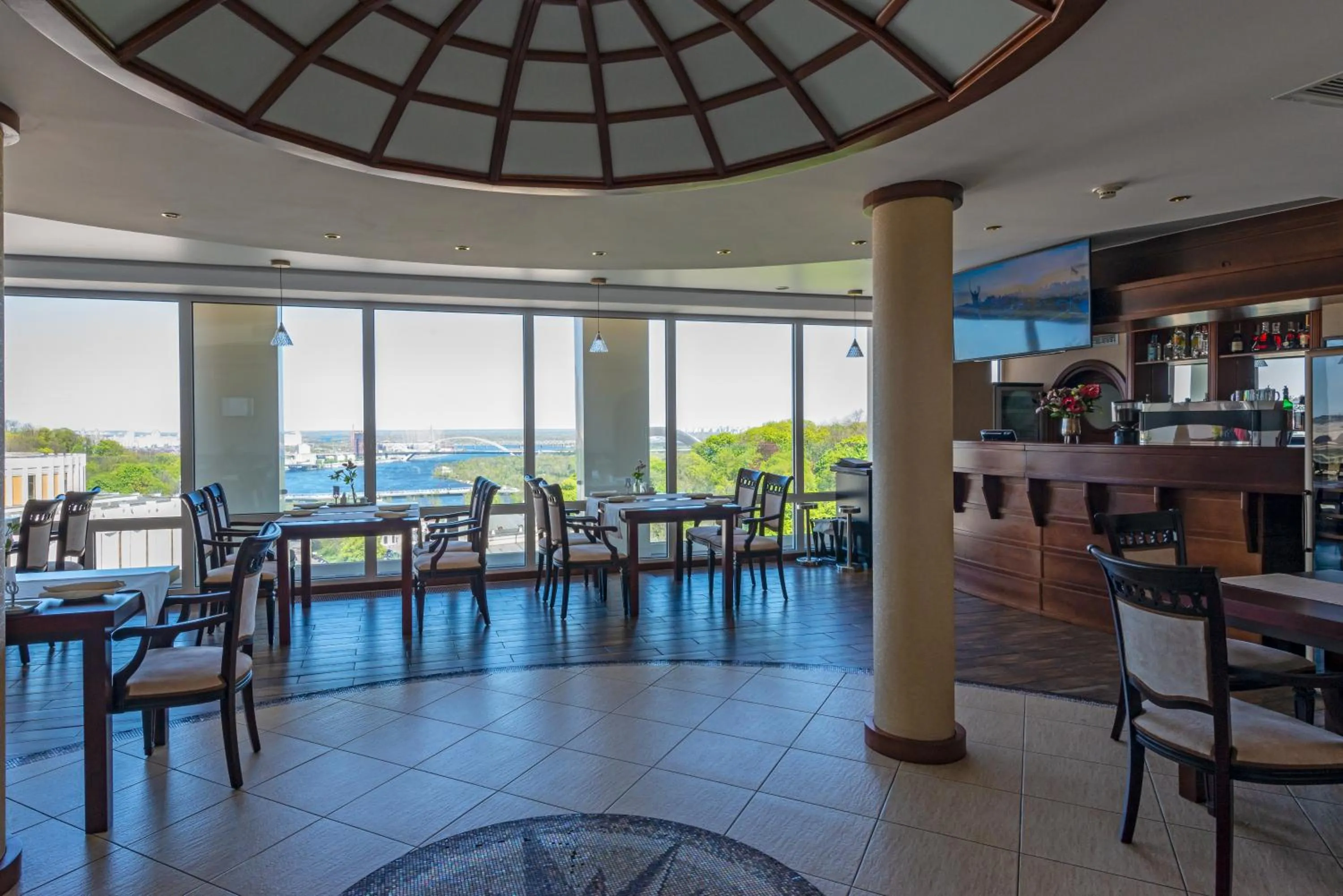 Restaurant/places to eat in Готель Дніпро Dnipro Hotel