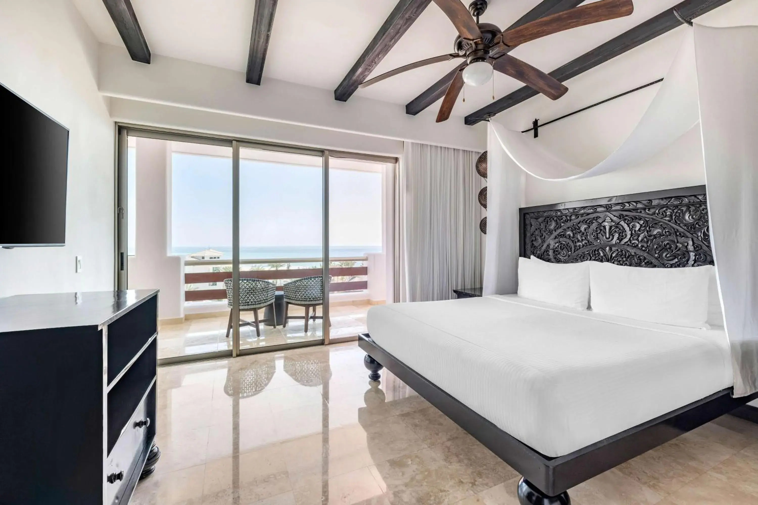 One Bedroom King Room with Partial Ocean View and Balcony in Hilton Vacation Club Cabo Azul Los Cabos One Bedroom King Room with Partial Ocean View and Balcony in Hilton Vacation Club Cabo Azul Los Cabos
